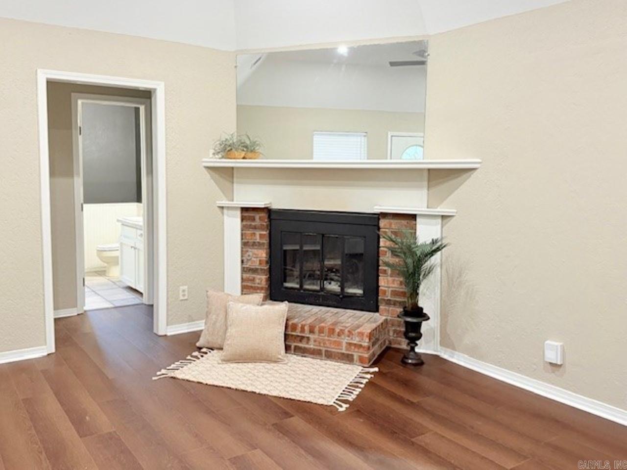 10 Summerwood Cove
