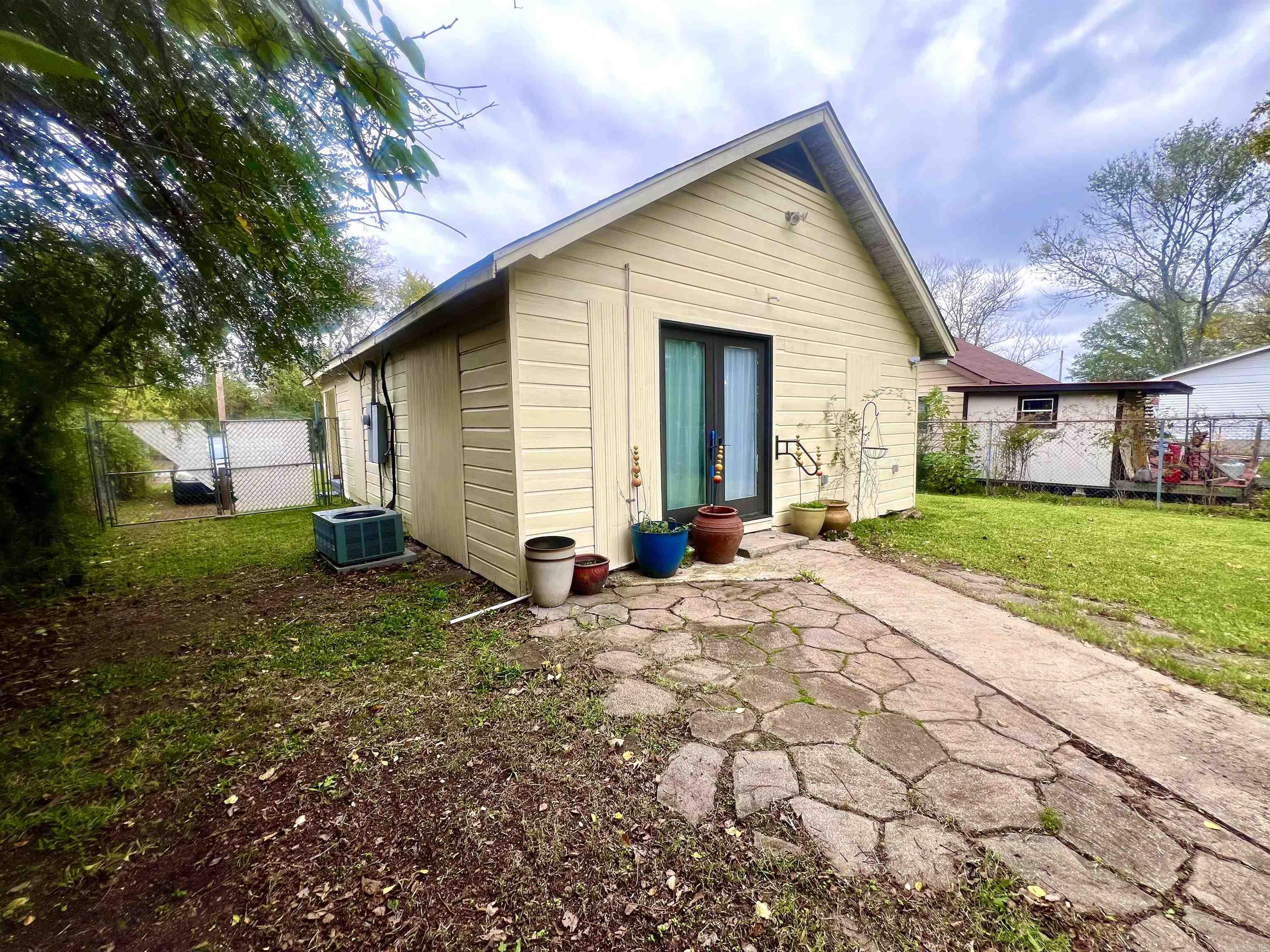 5317 Jelce Road