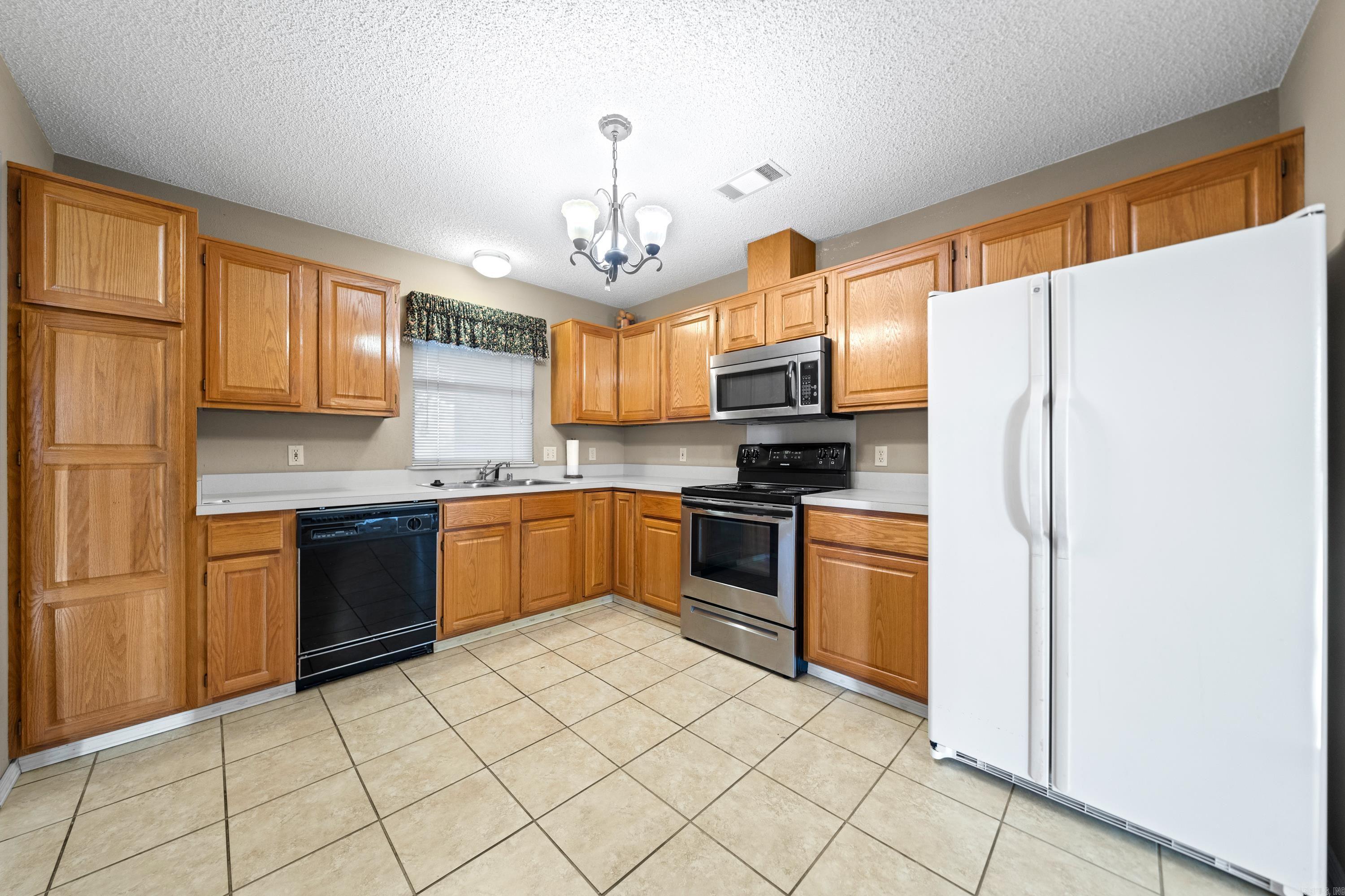 124 Corporate Terrace Unit: 17B