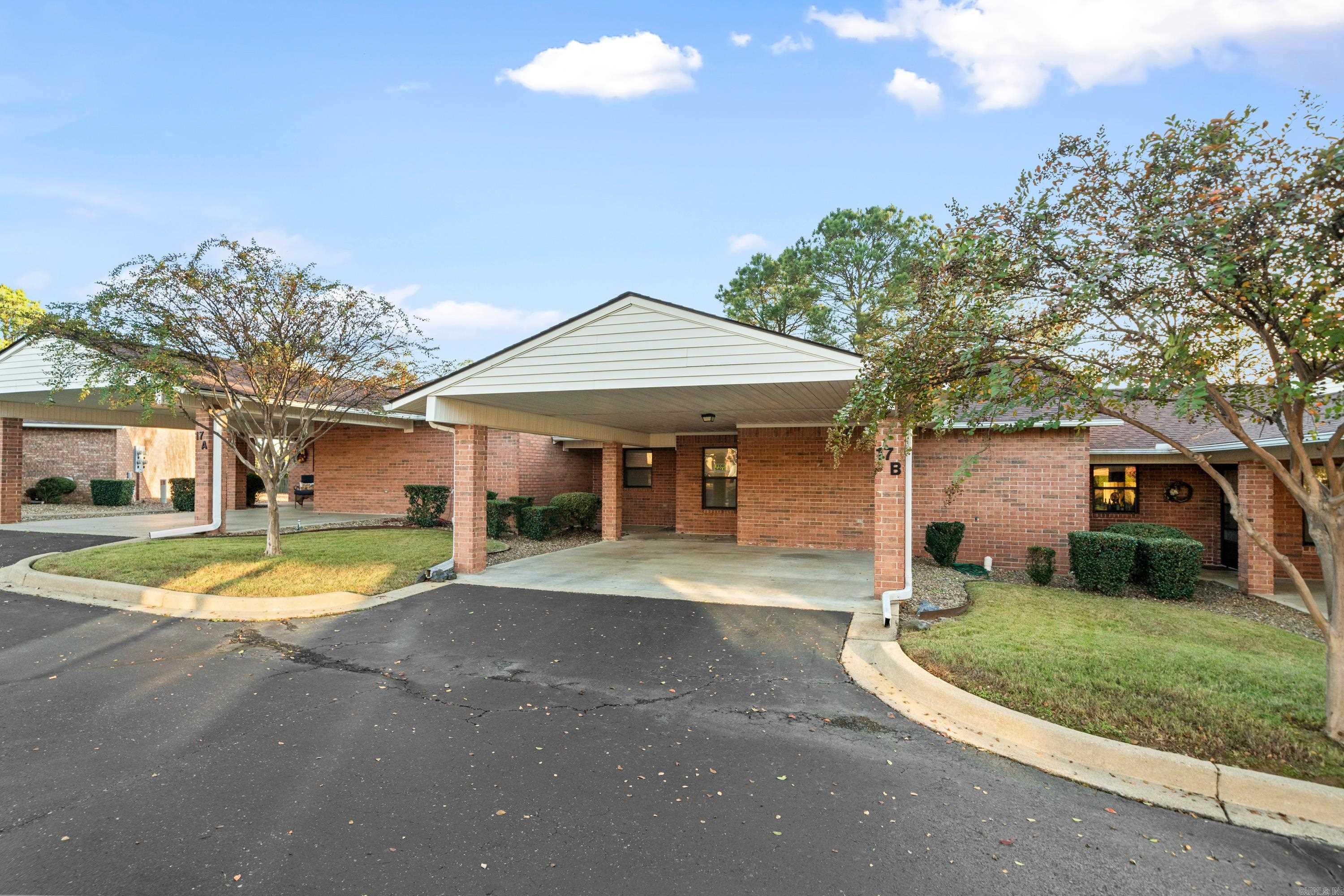 124 Corporate Terrace Unit: 17B