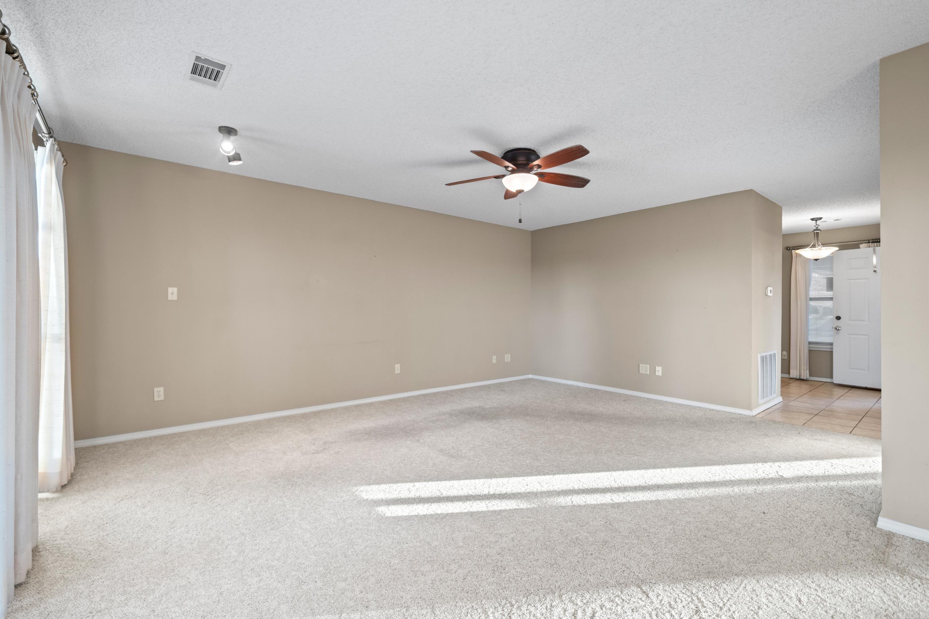 124 Corporate Terrace Unit: 17B