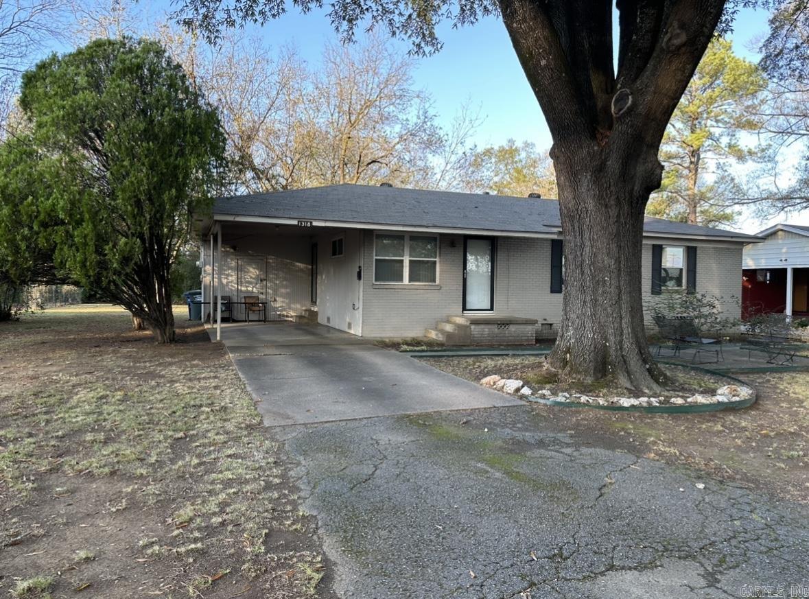 1318 Garvin