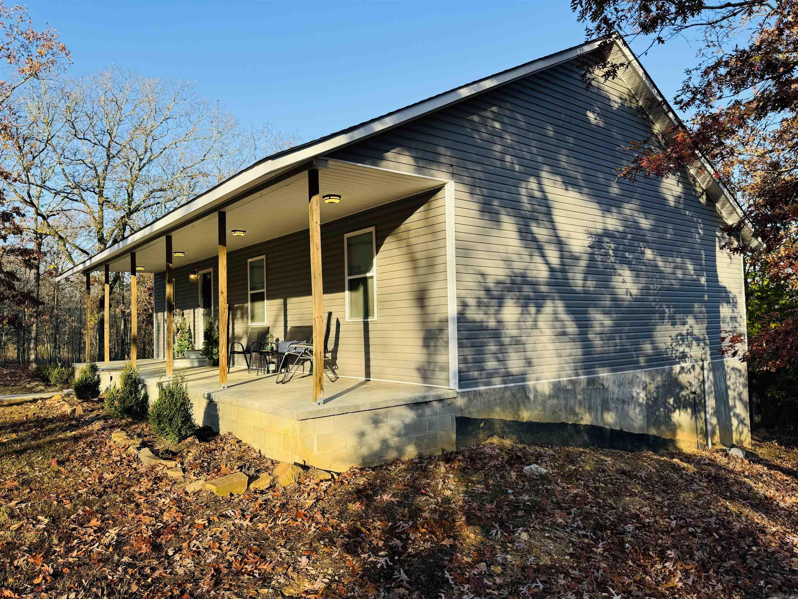 1421 E Justice