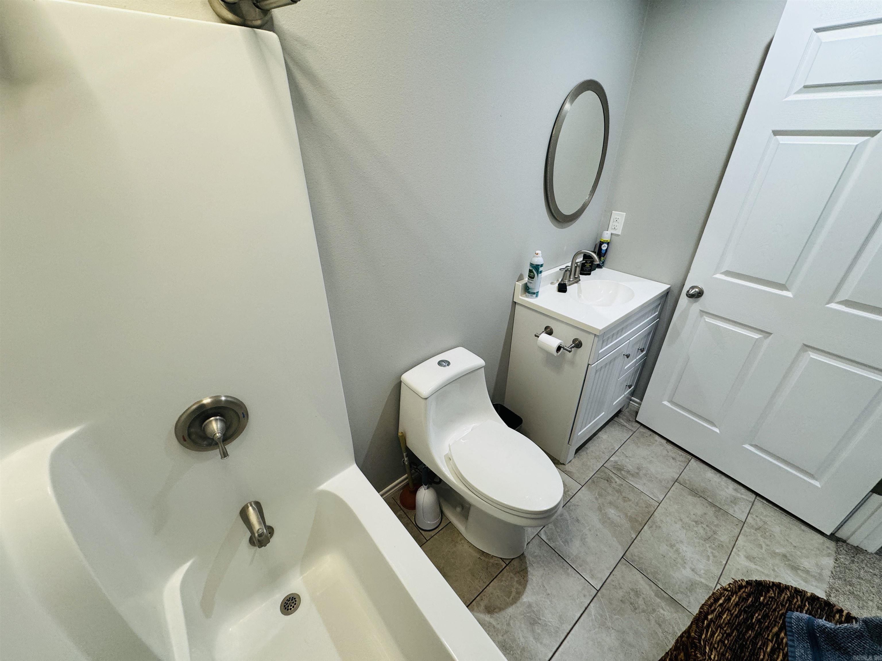 1421 E Justice