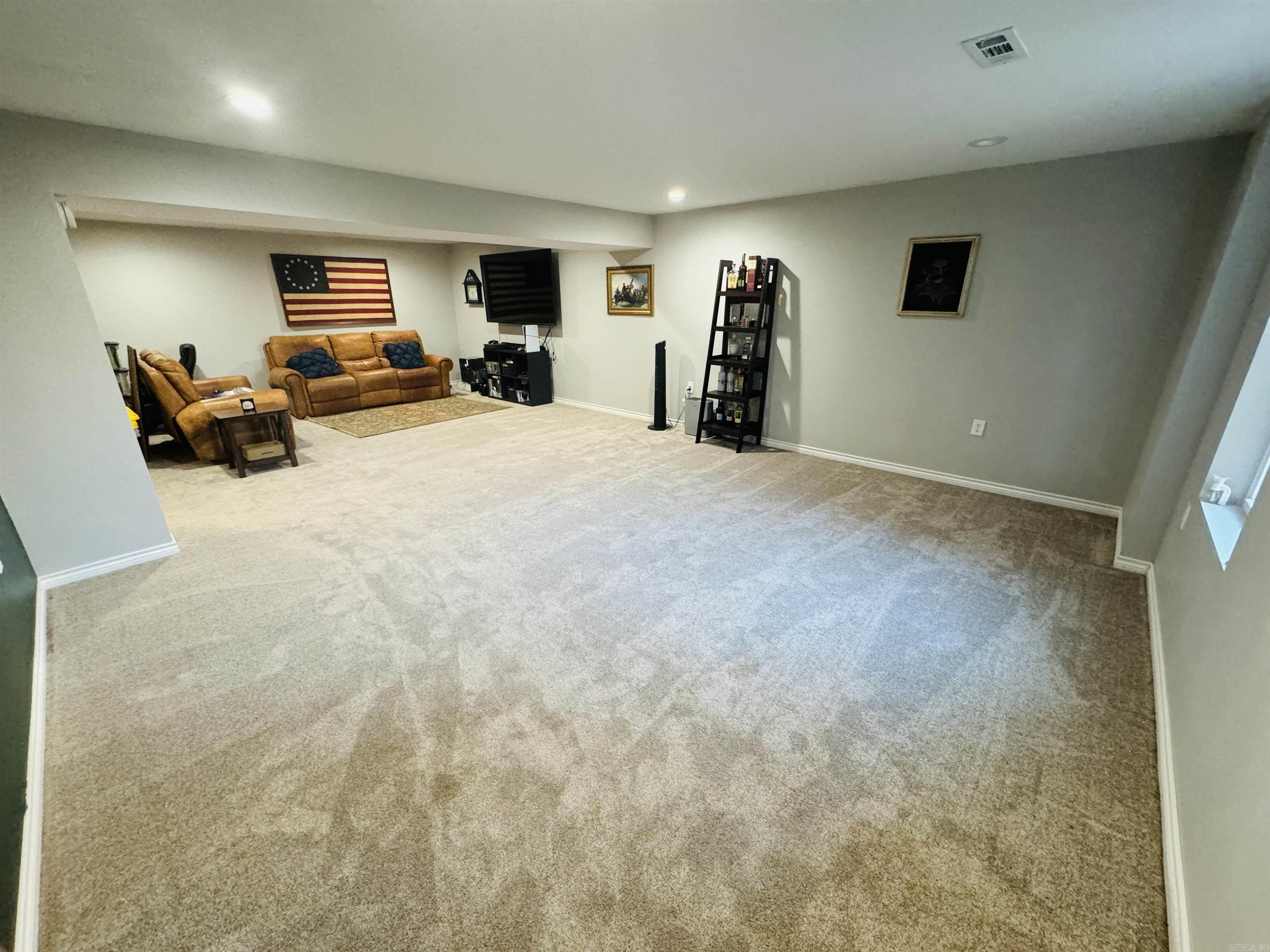1421 E Justice