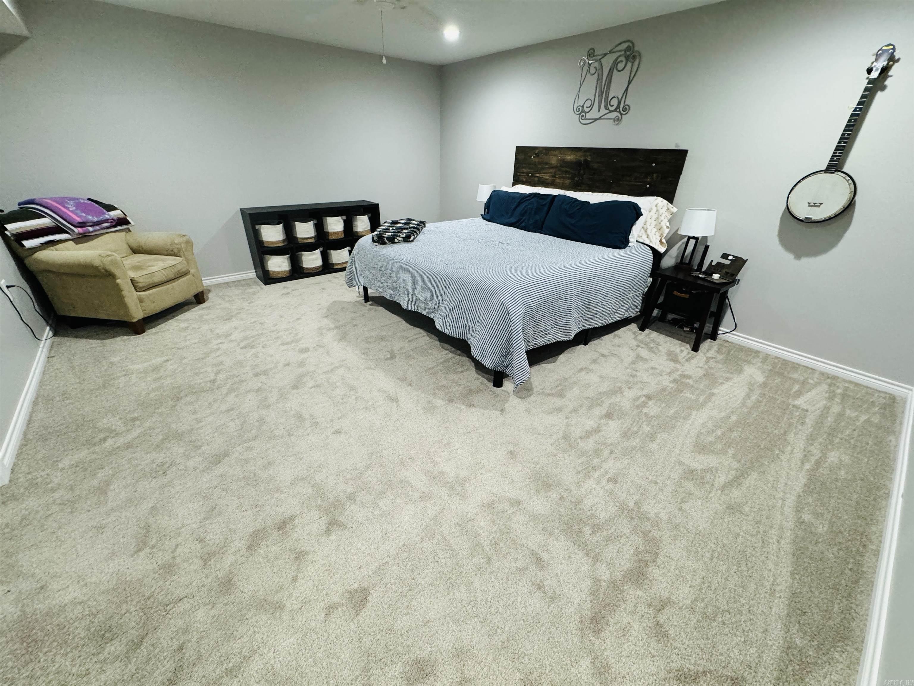1421 E Justice