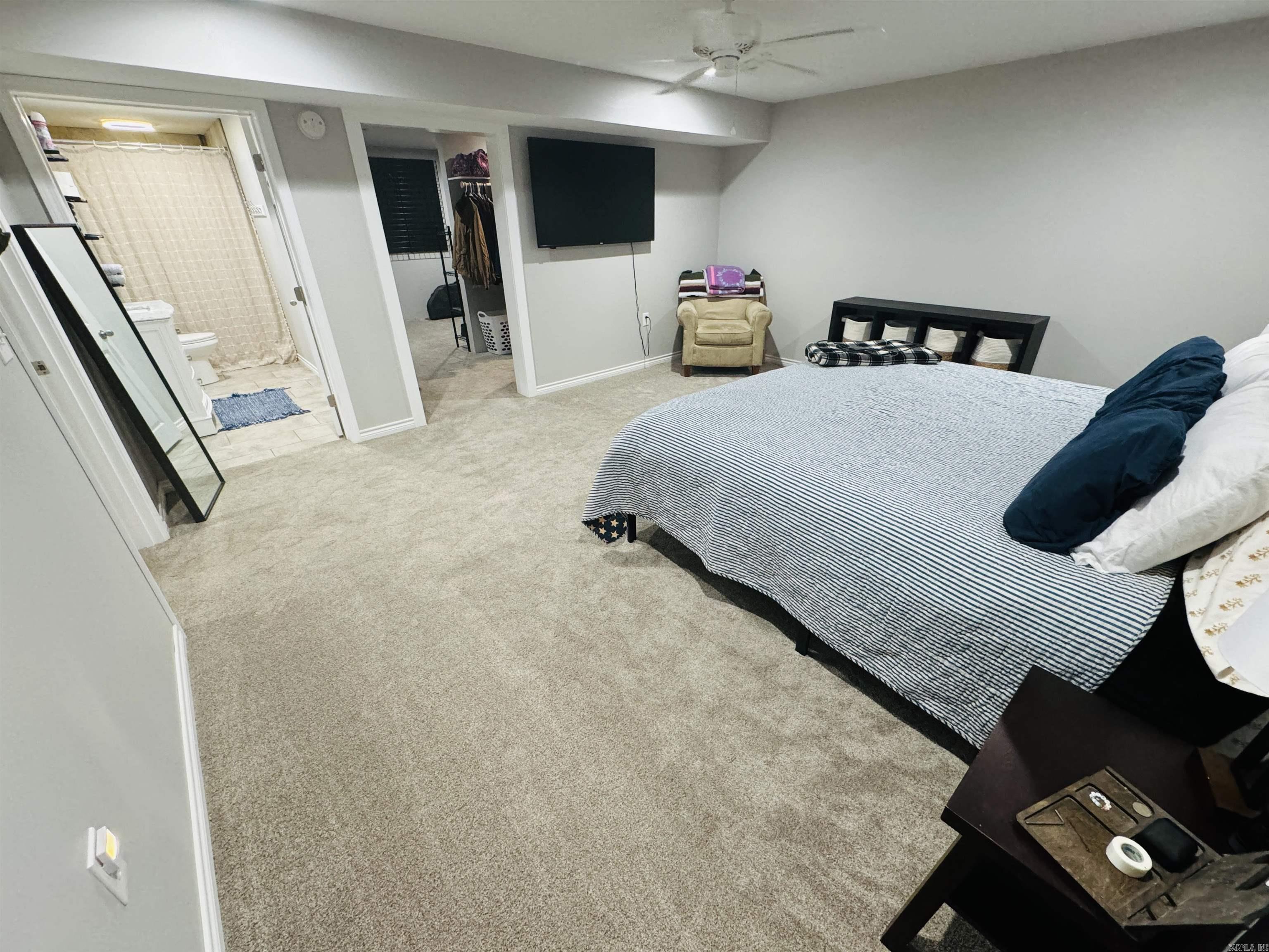 1421 E Justice