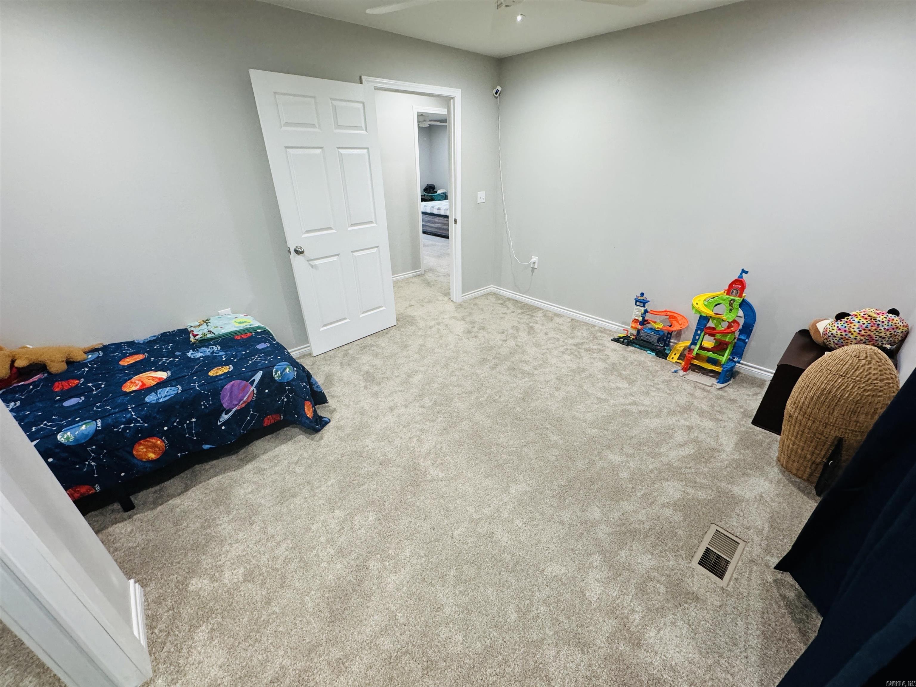 1421 E Justice