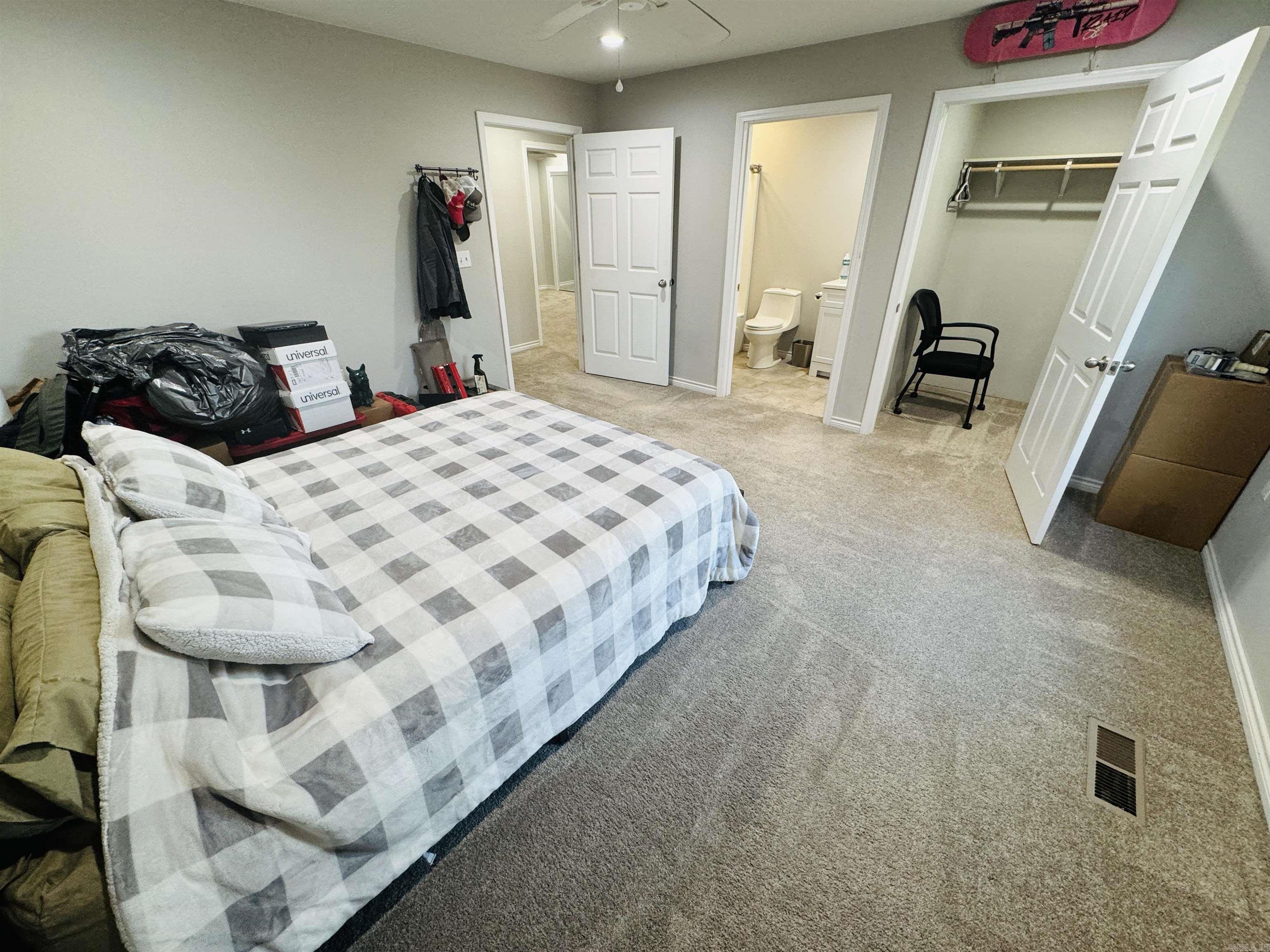 1421 E Justice
