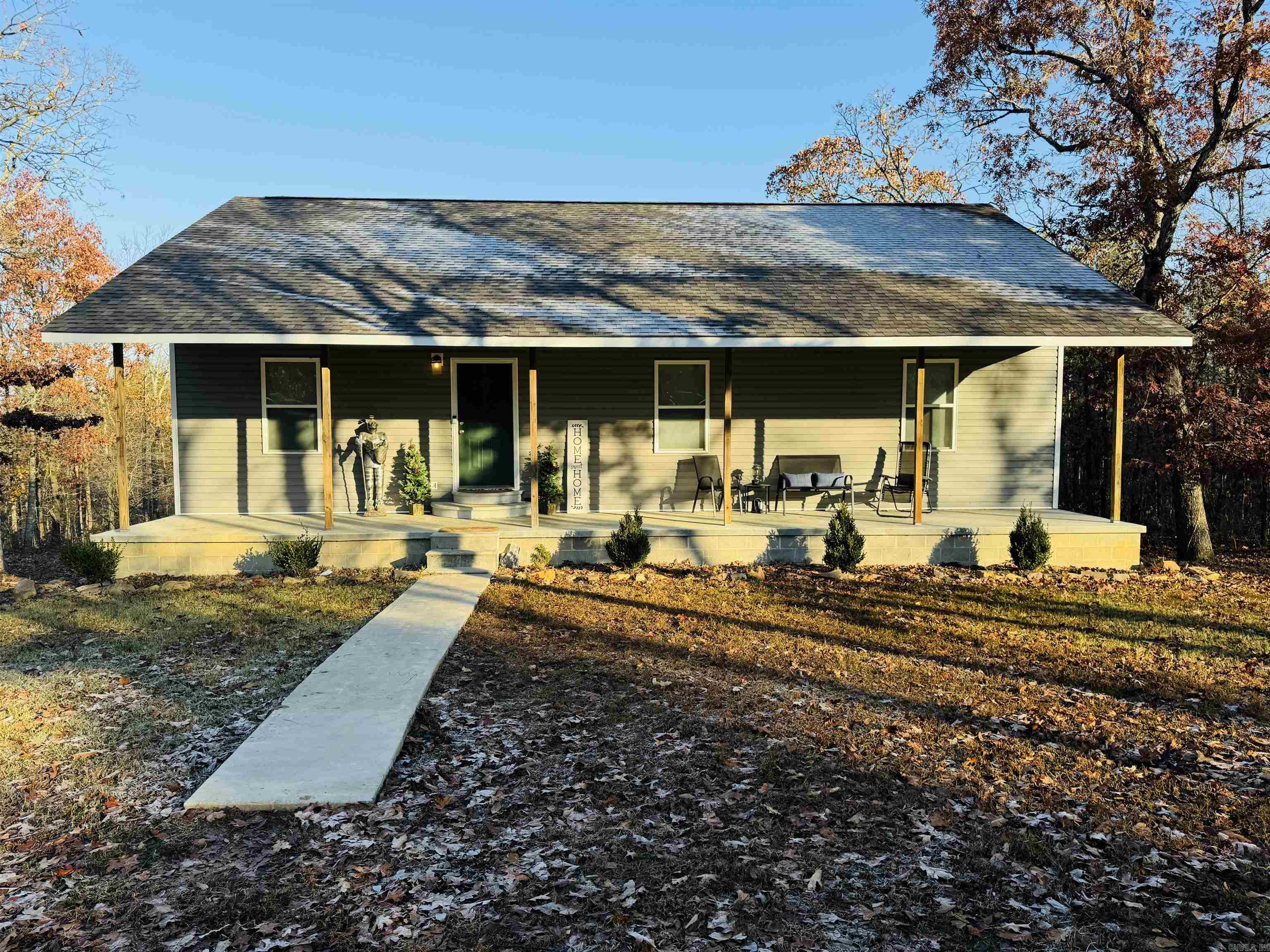 1421 E Justice