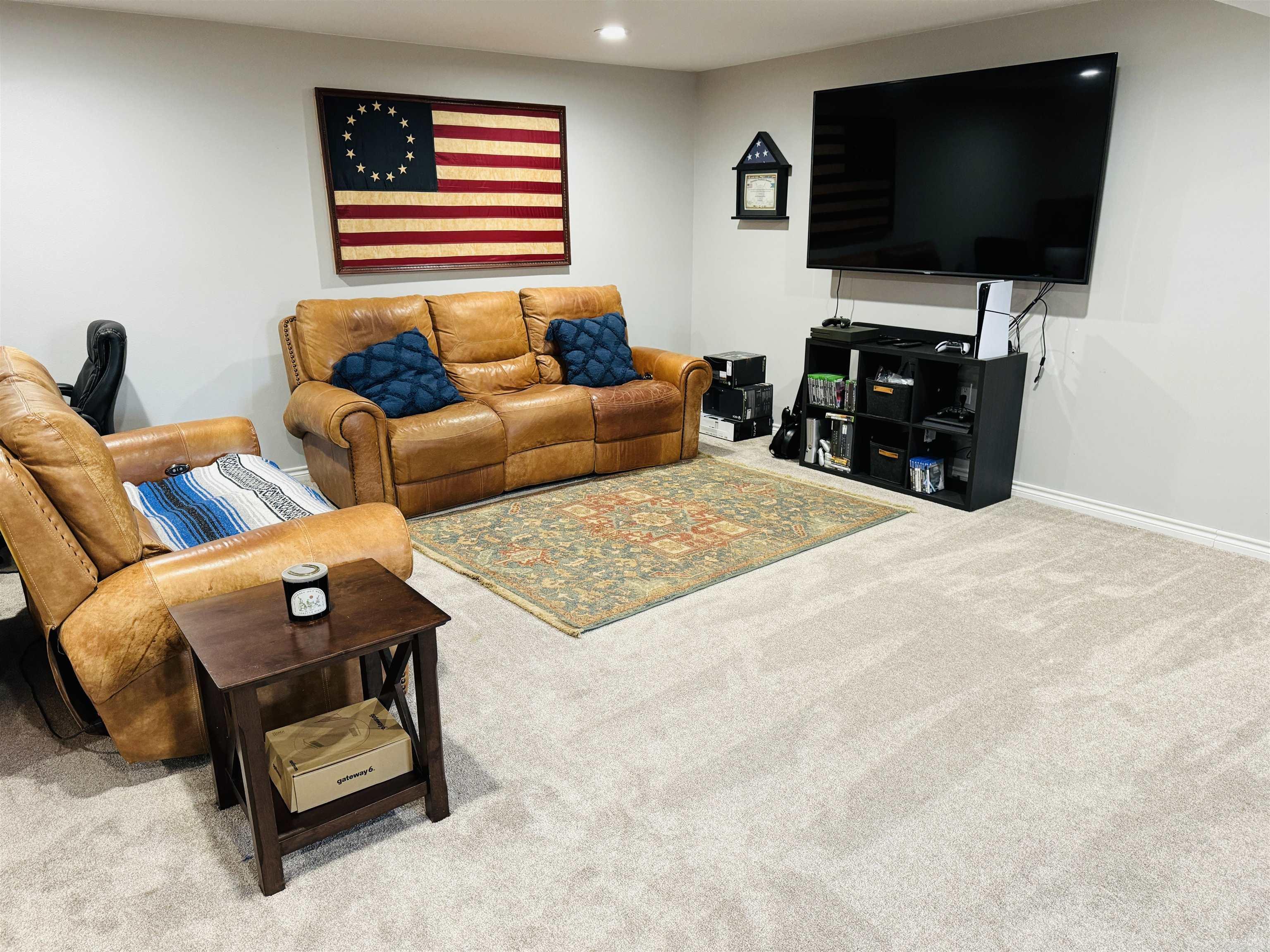 1421 E Justice