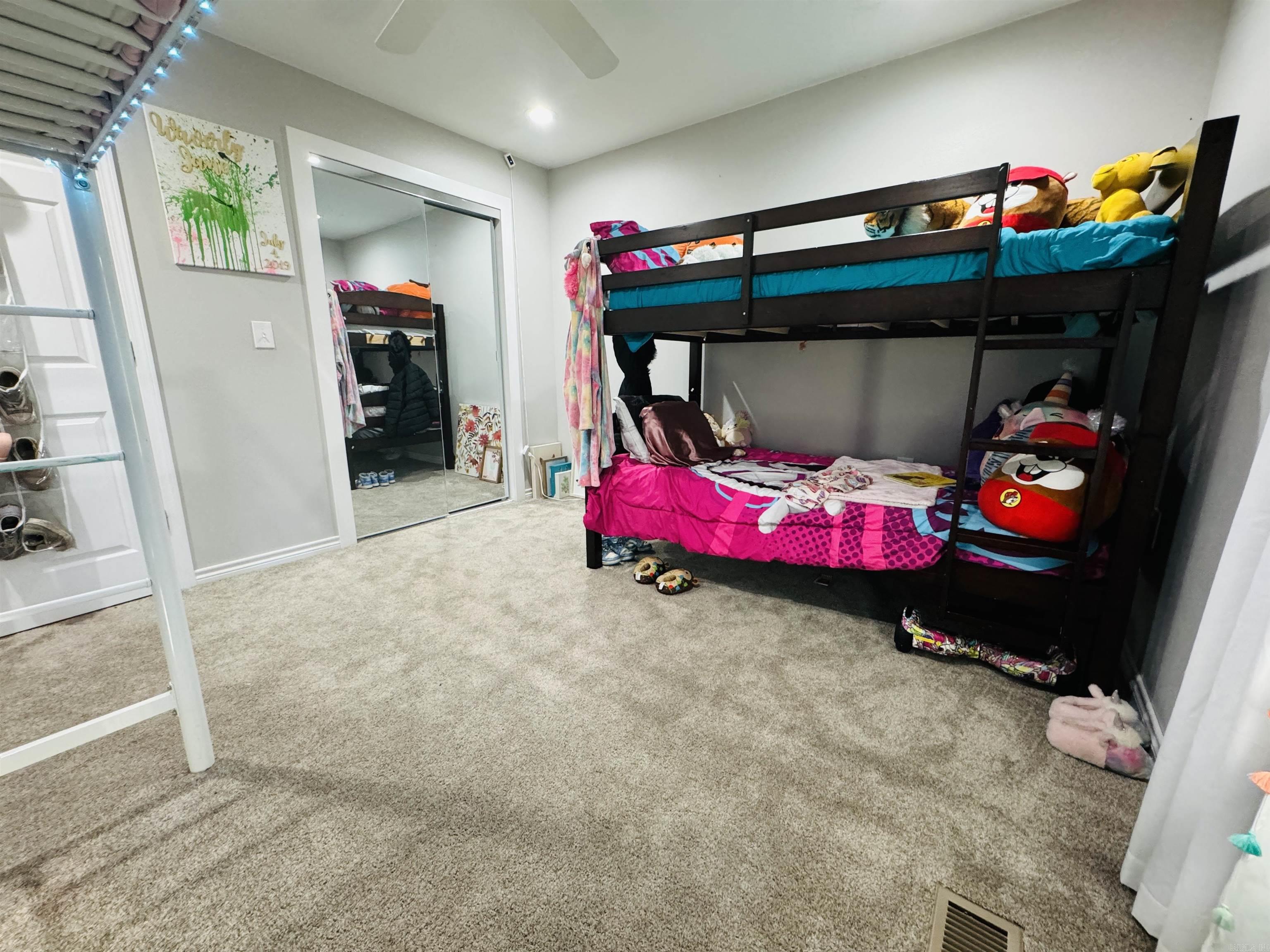 1421 E Justice