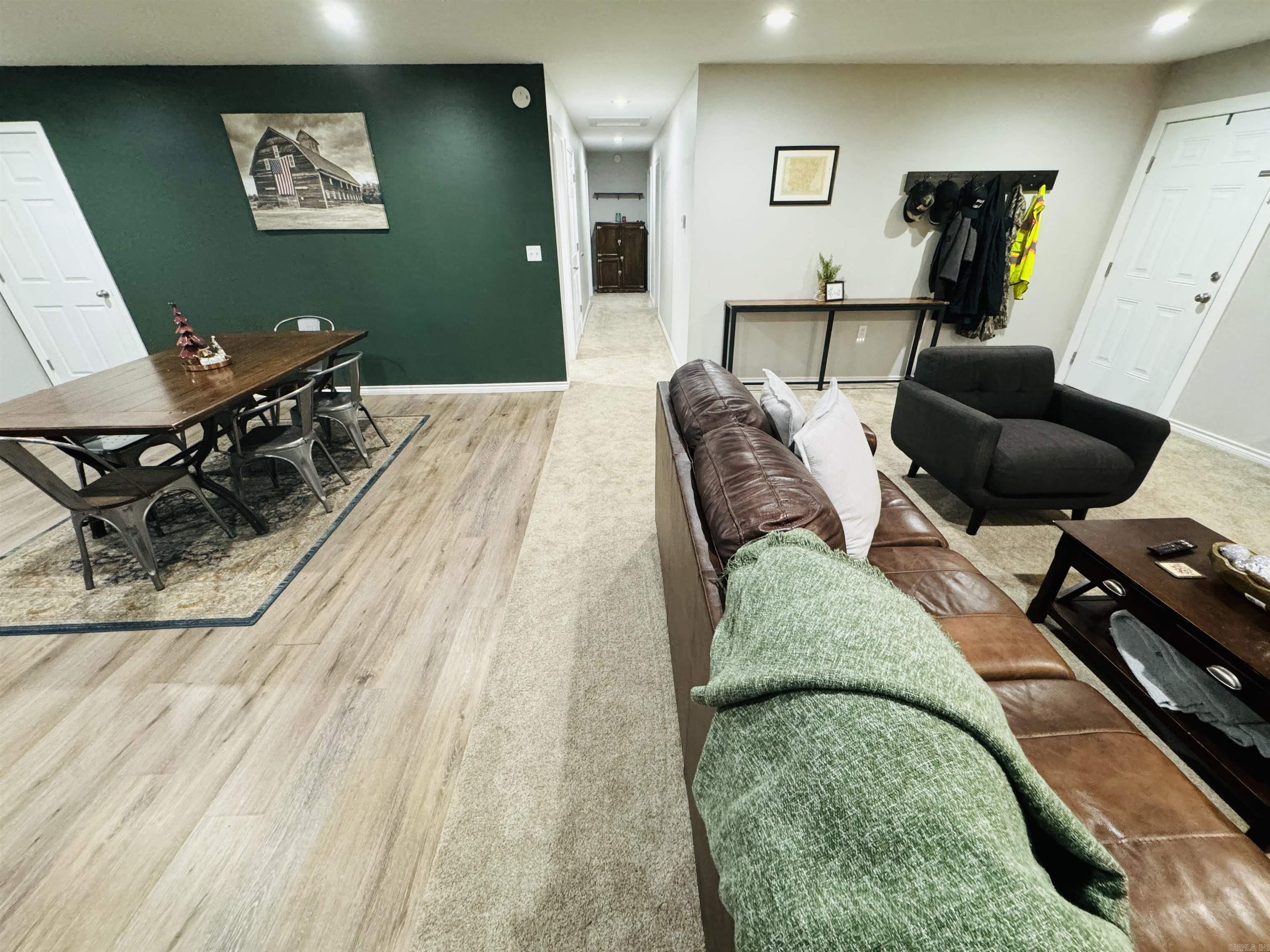 1421 E Justice