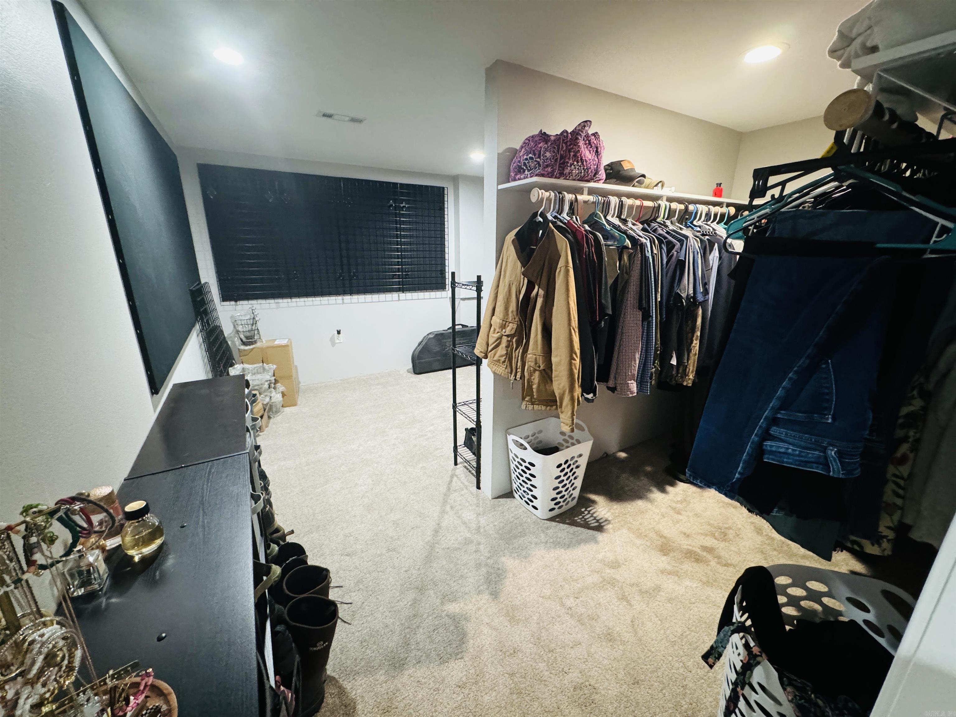 1421 E Justice