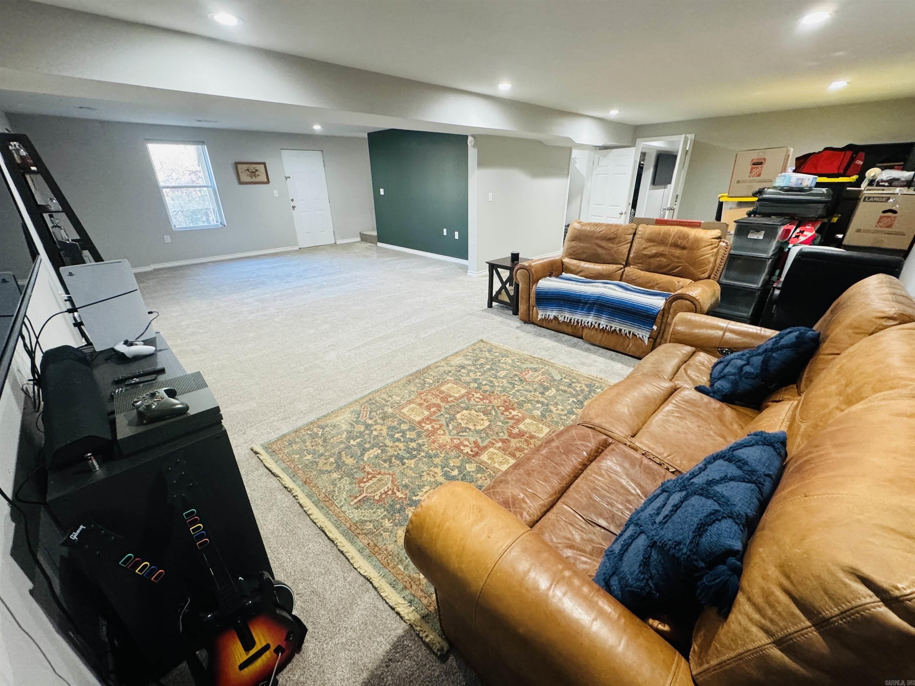 1421 E Justice