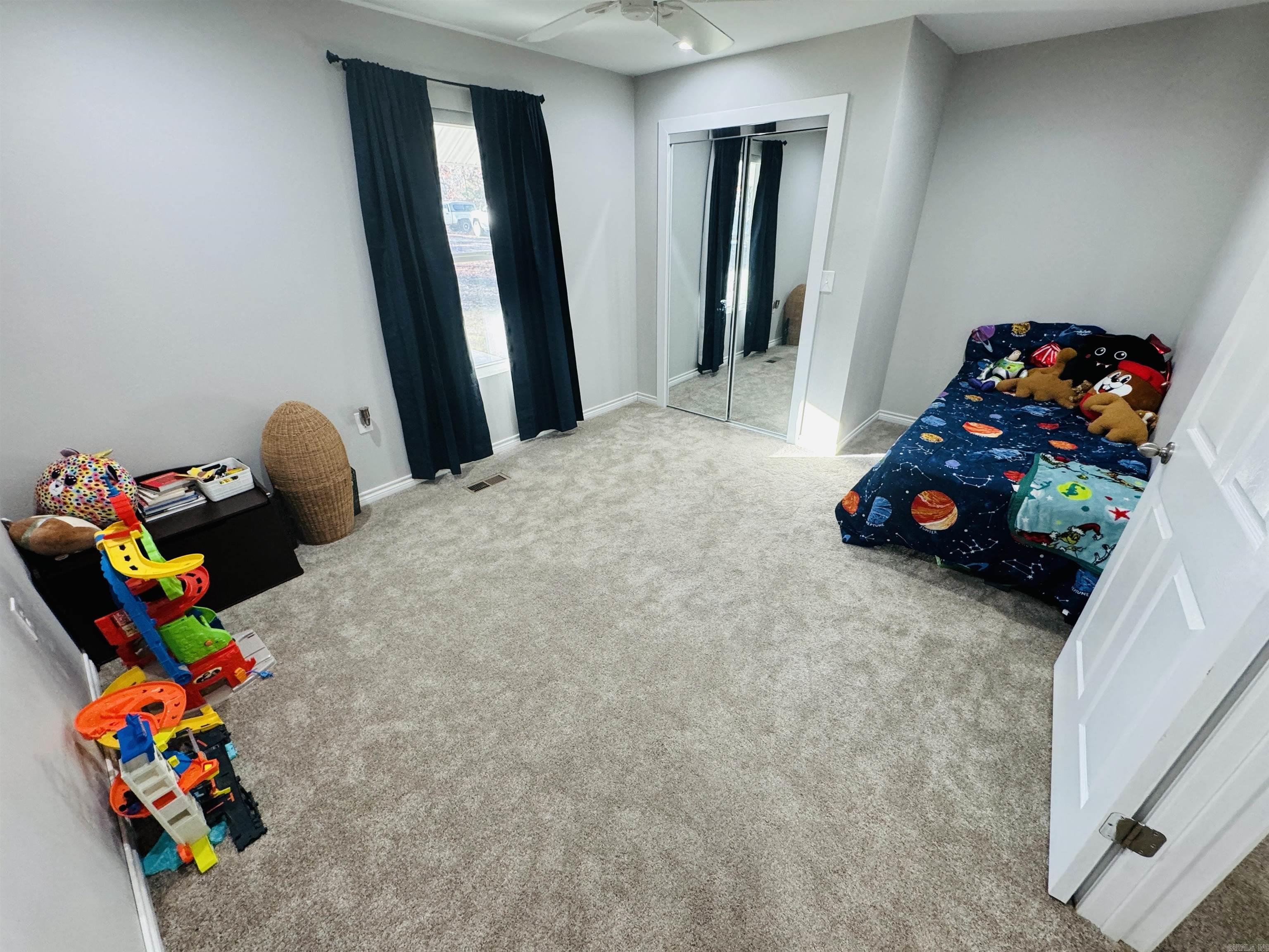 1421 E Justice