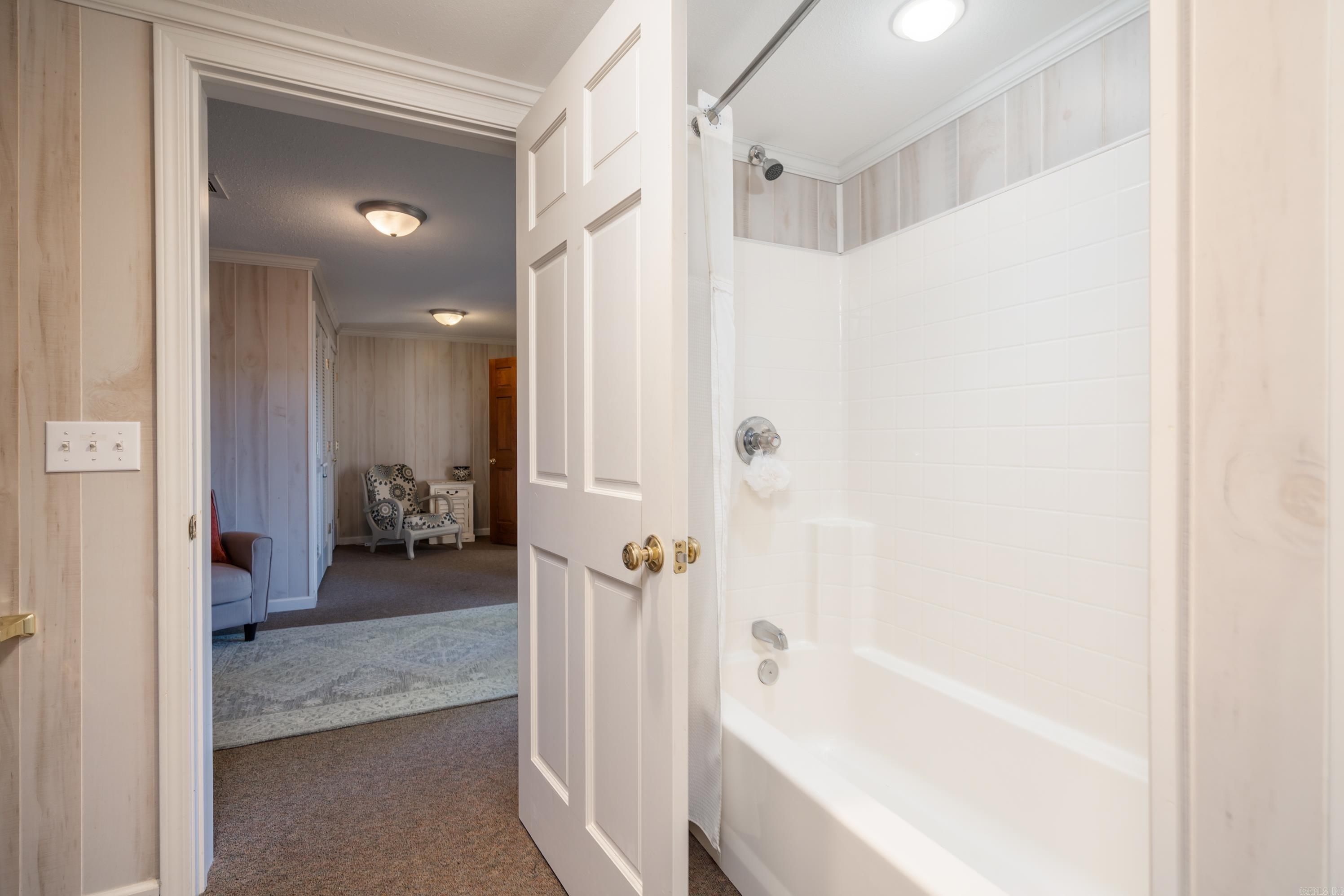 203 Golden Oak Cir Circle