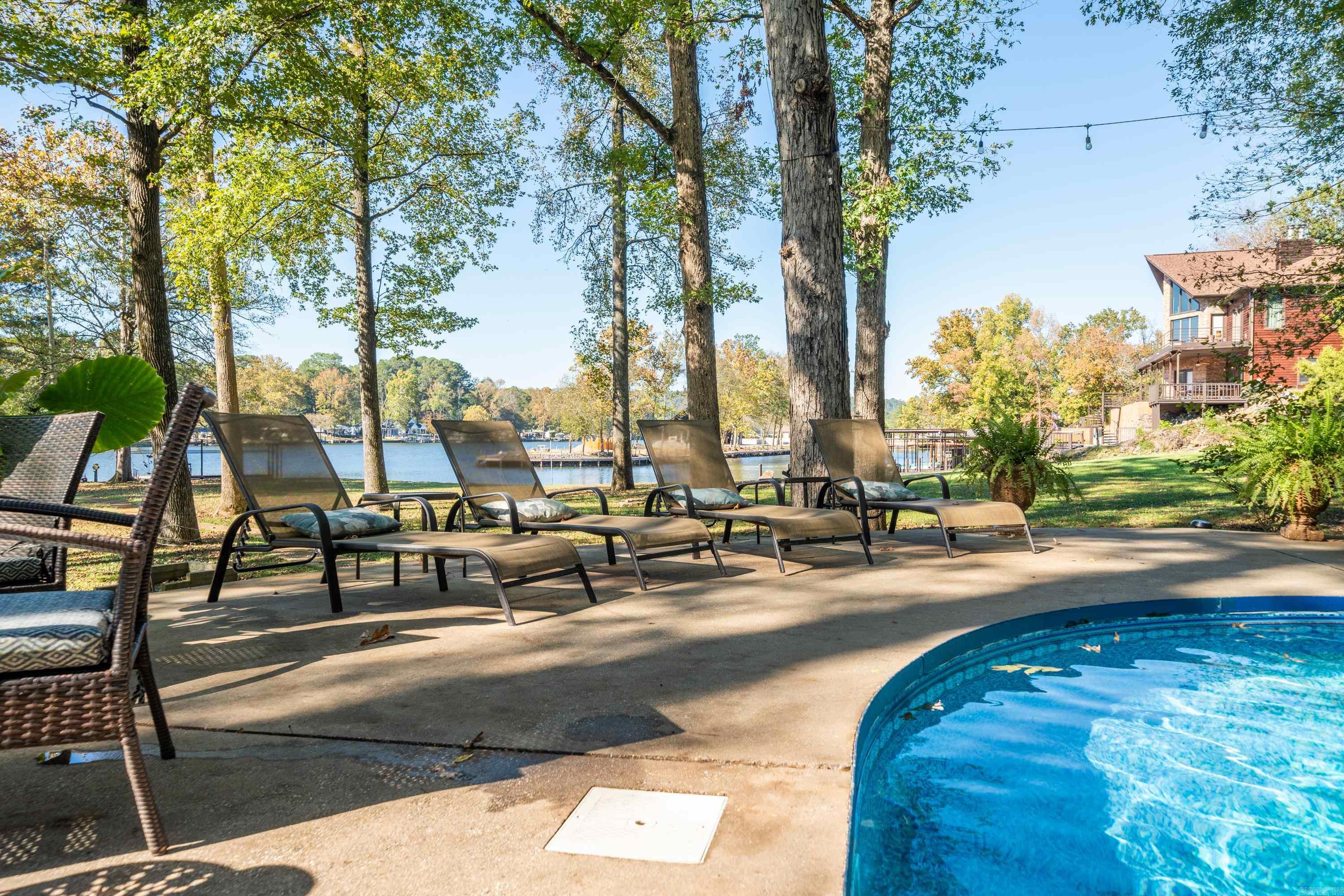 203 Golden Oak Cir Circle