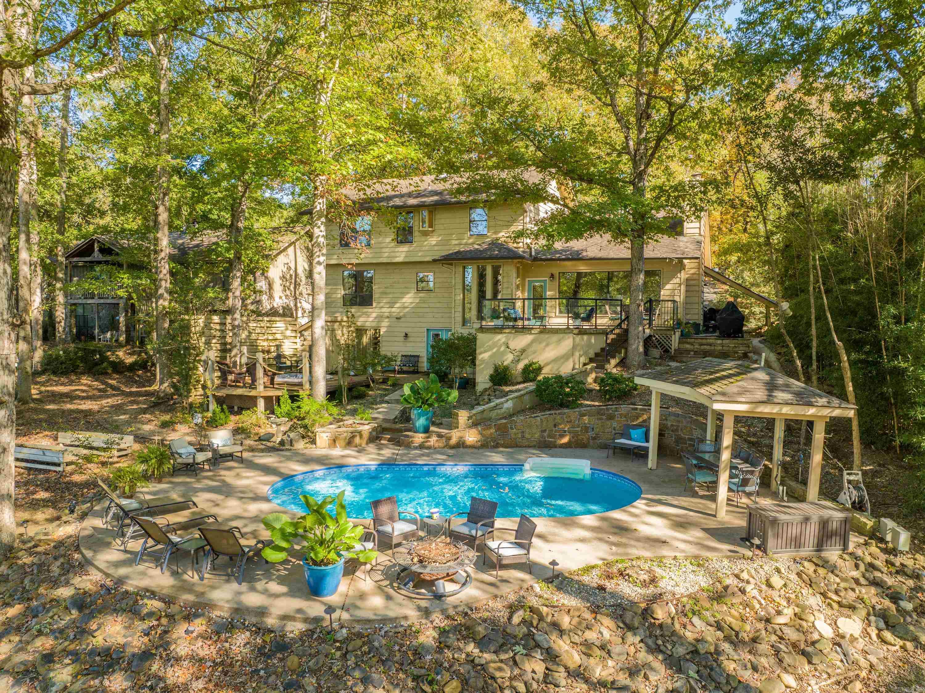 203 Golden Oak Cir Circle