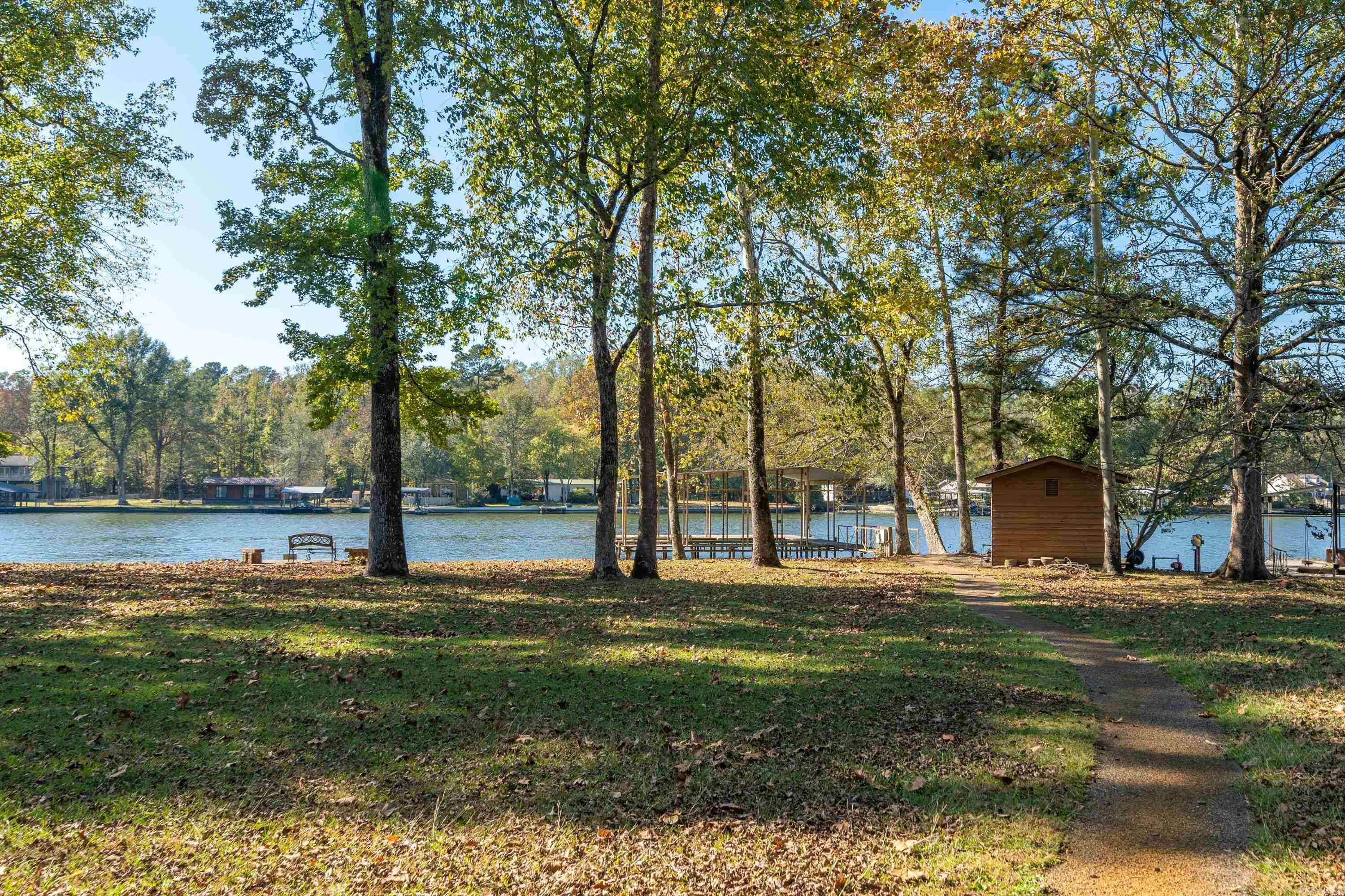 203 Golden Oak Cir Circle