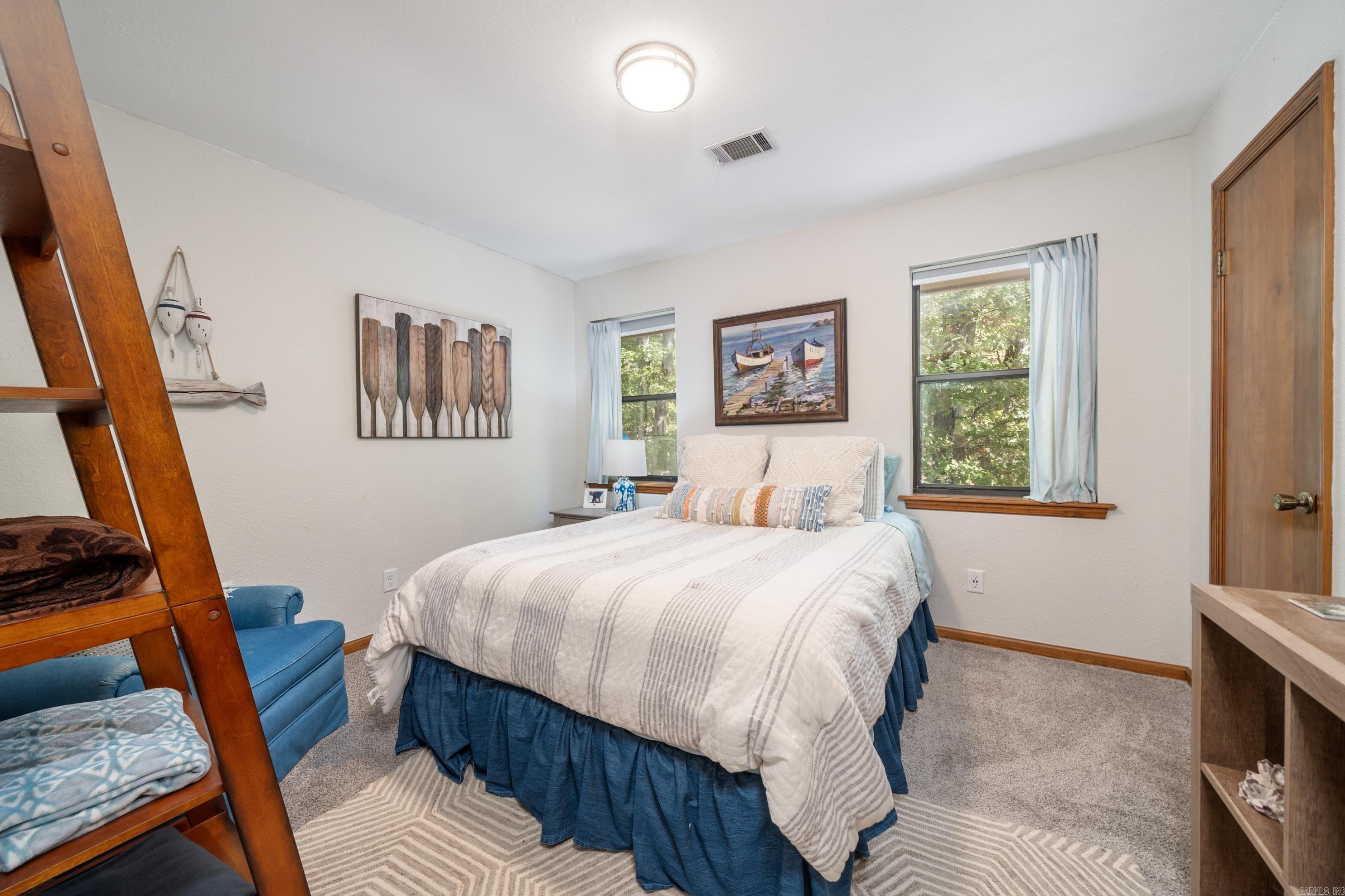 203 Golden Oak Cir Circle