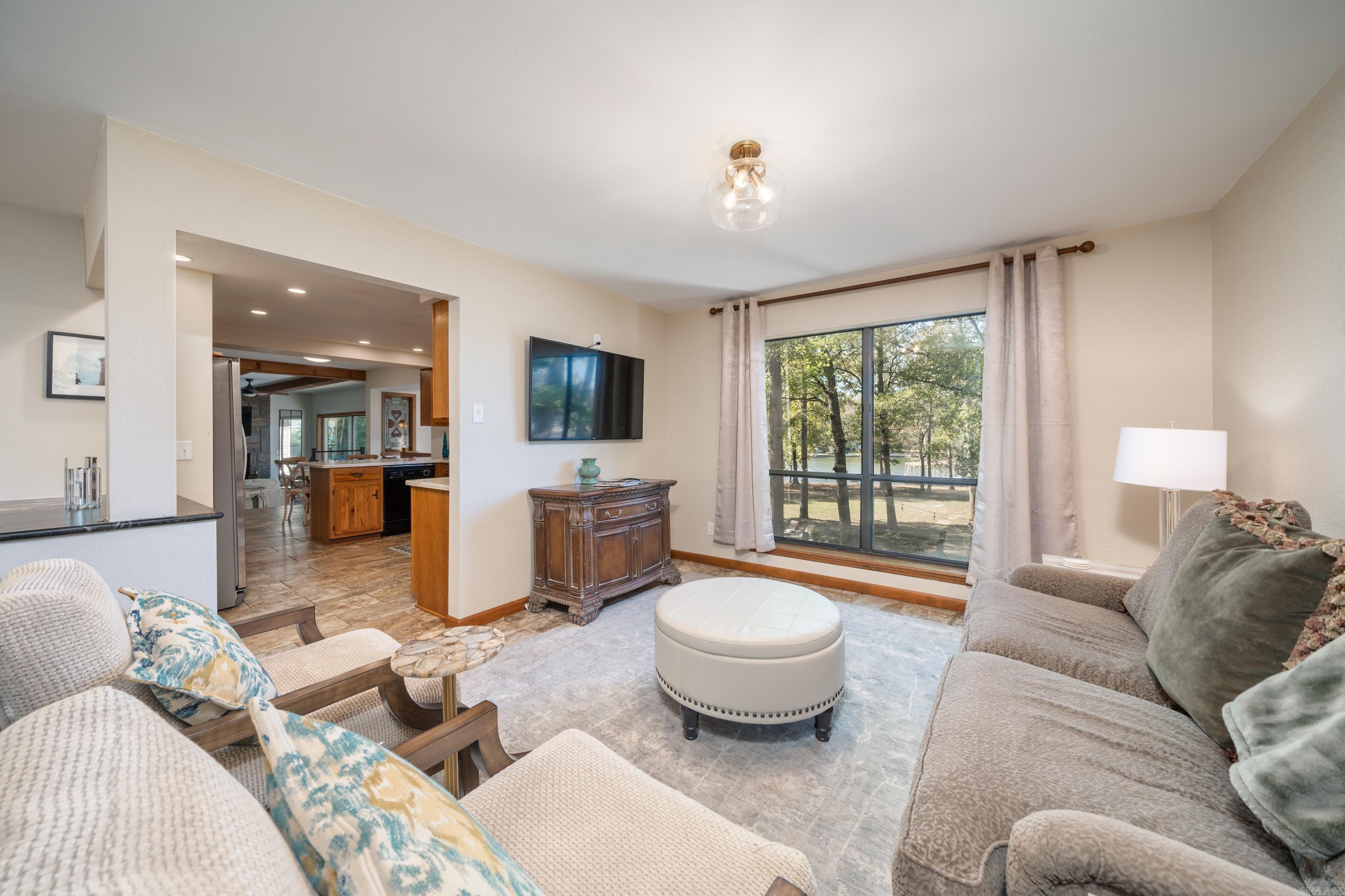 203 Golden Oak Cir Circle