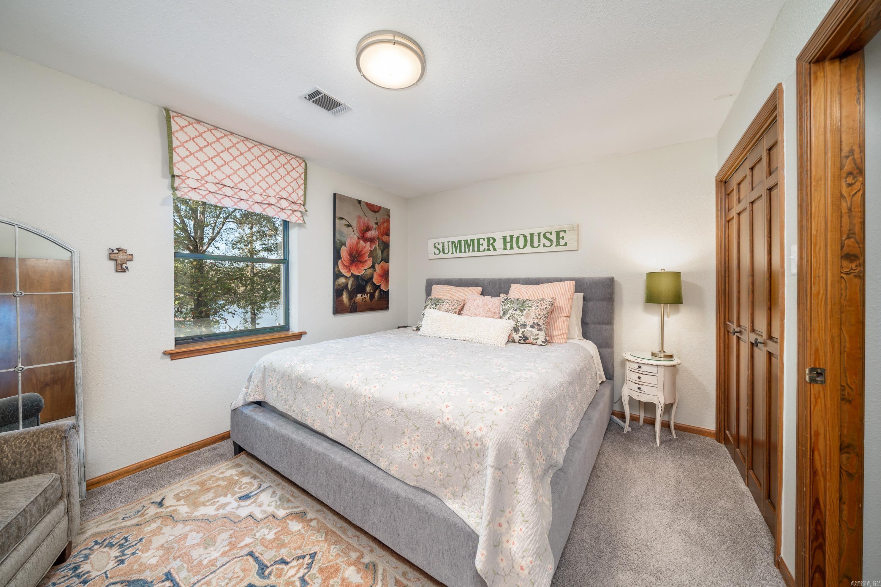 203 Golden Oak Cir Circle