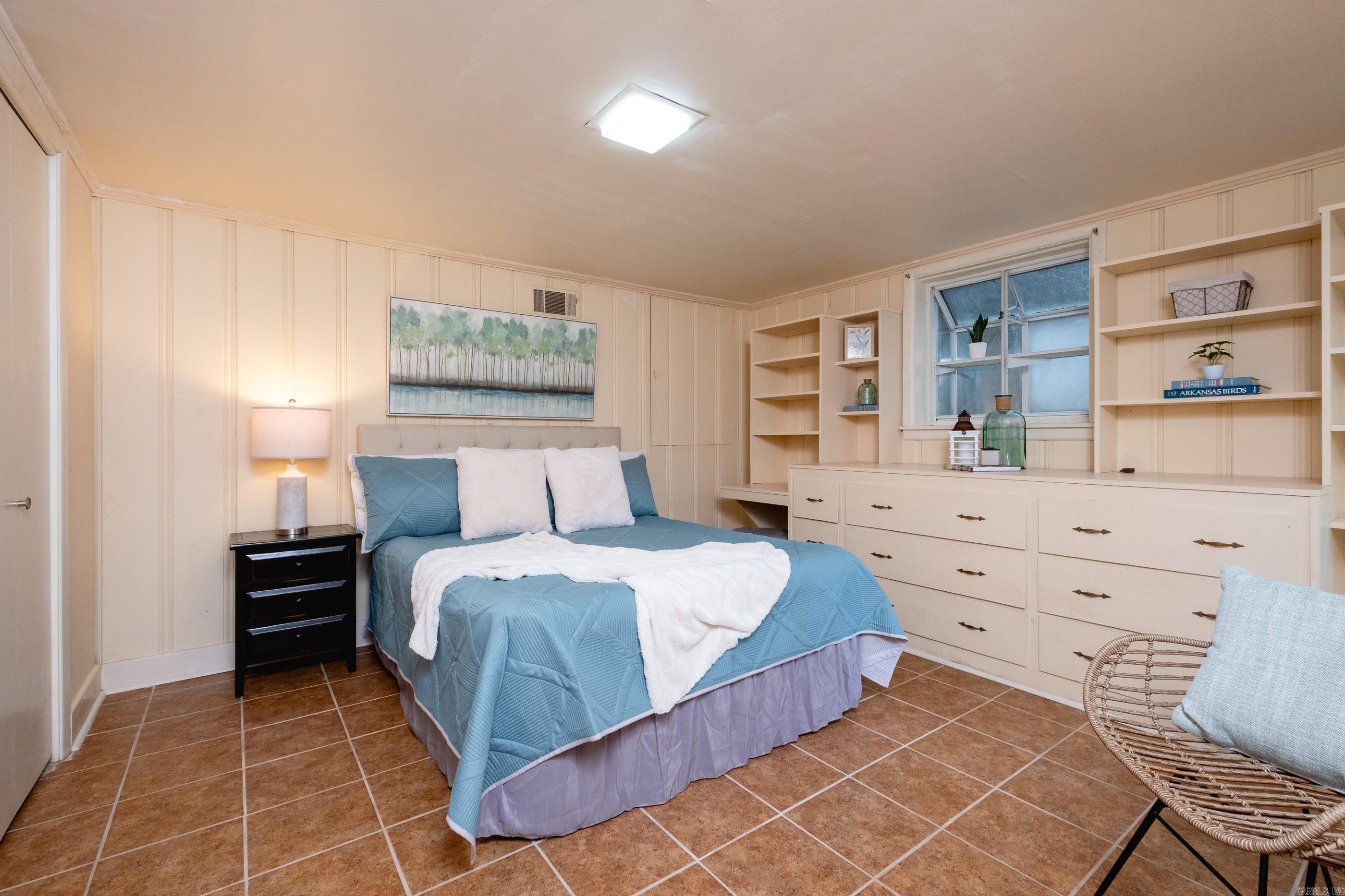 5500 N Grandview Street