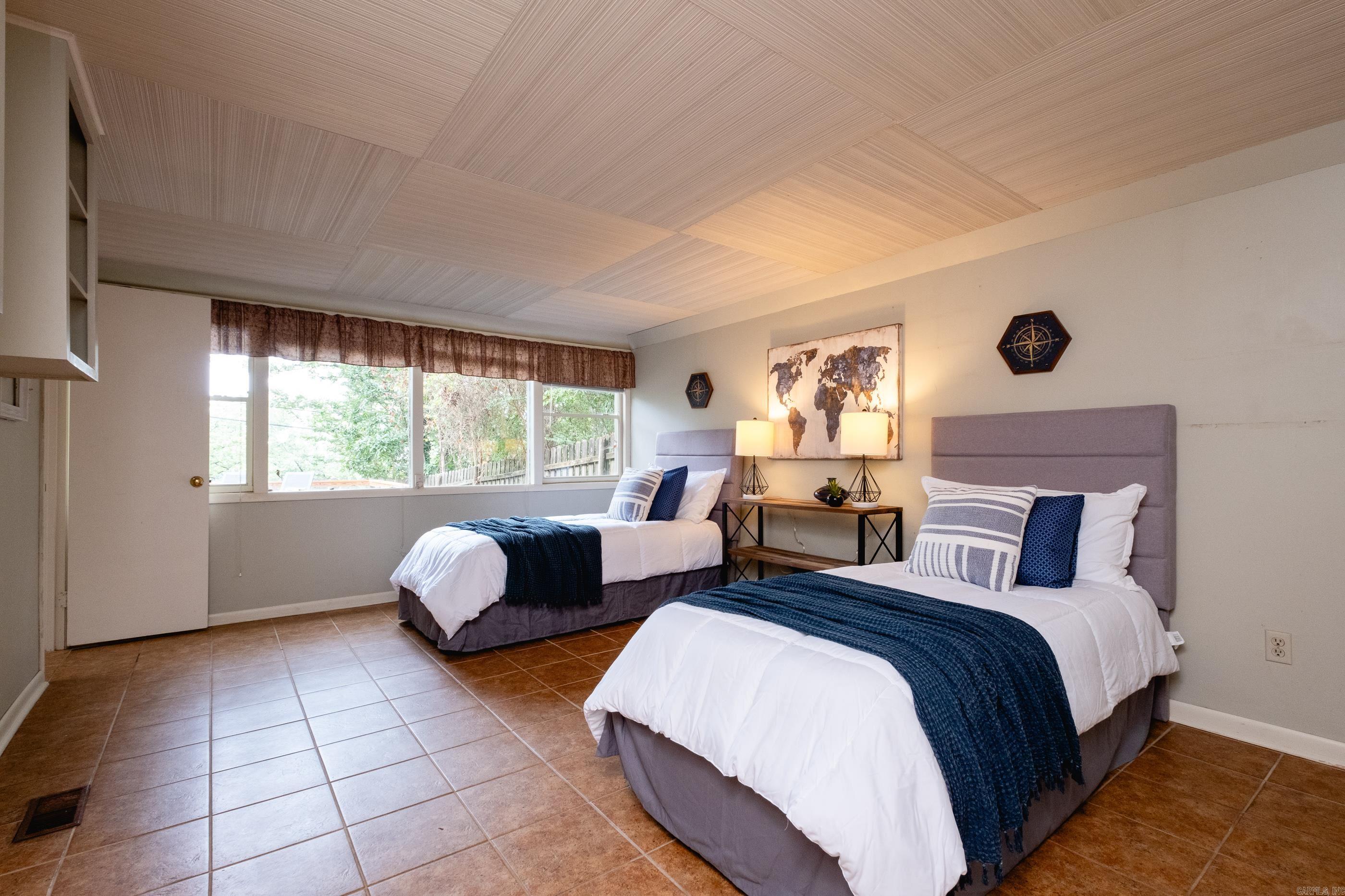 5500 N Grandview Street