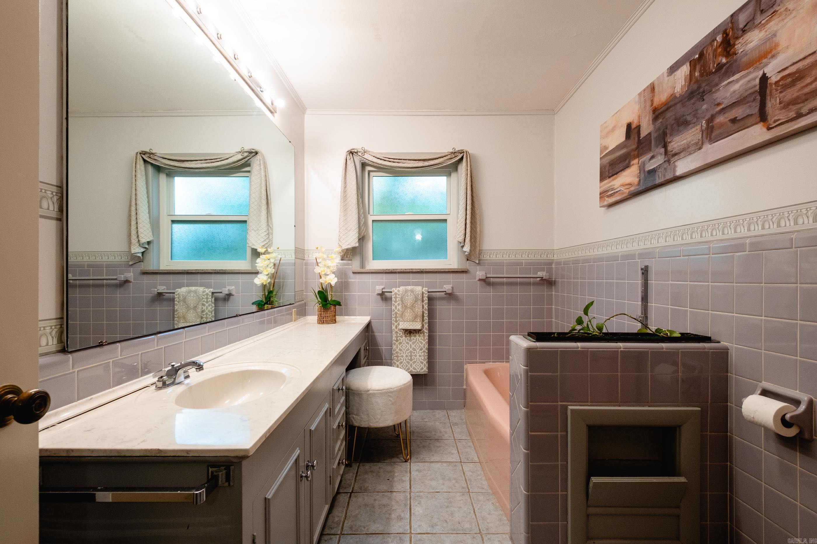 5500 N Grandview Street