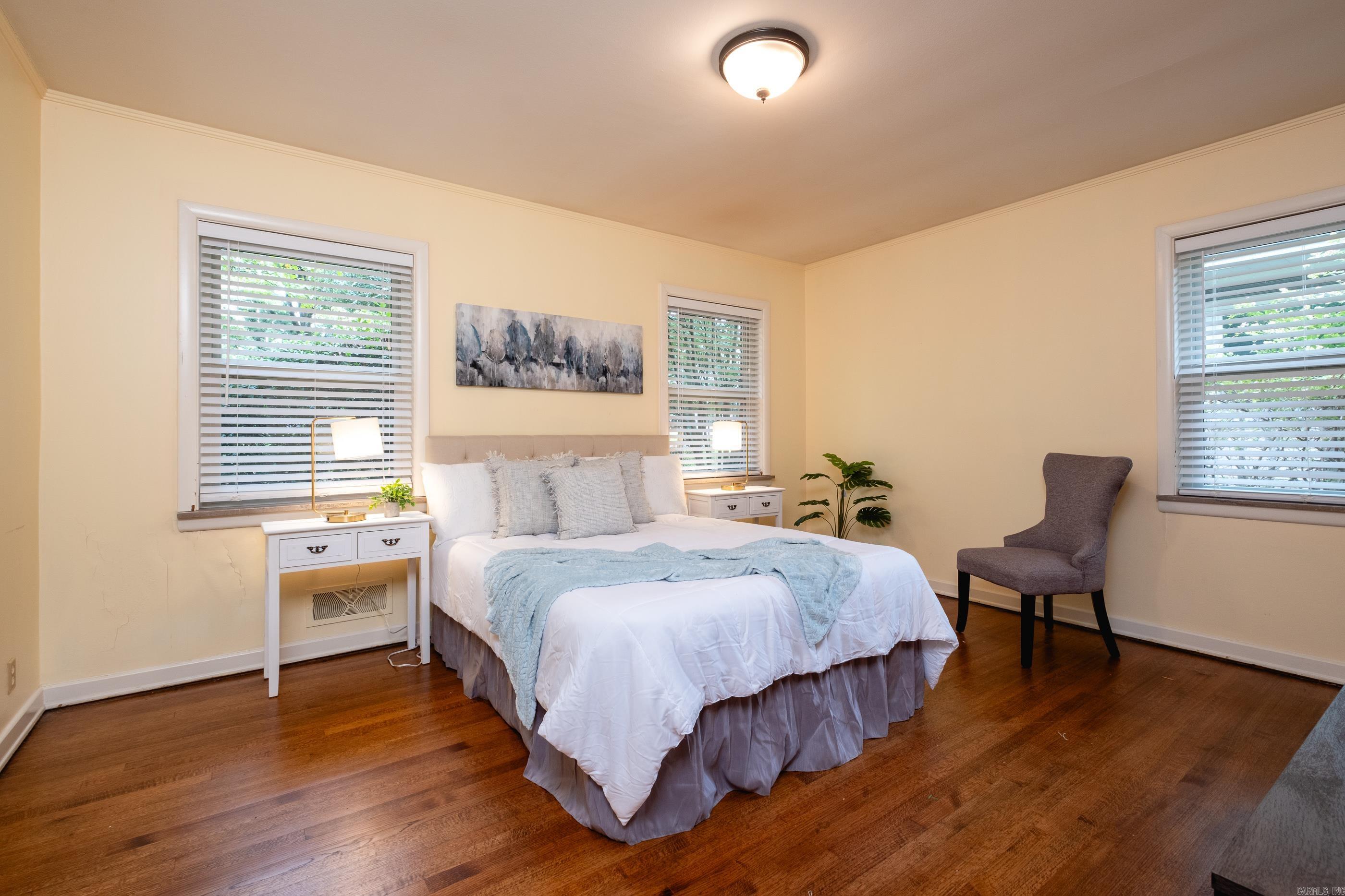 5500 N Grandview Street