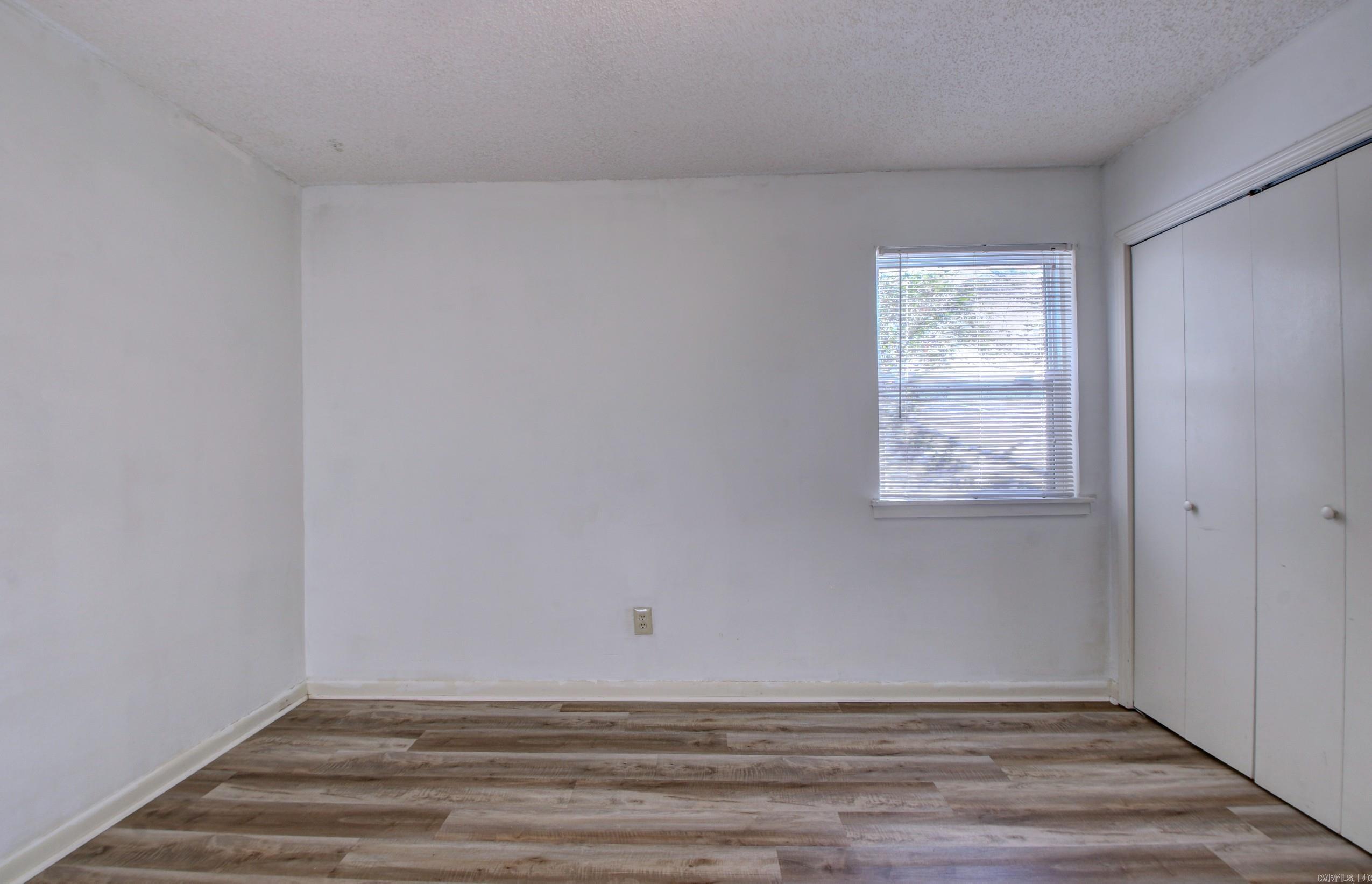 1501 Glenda Dr