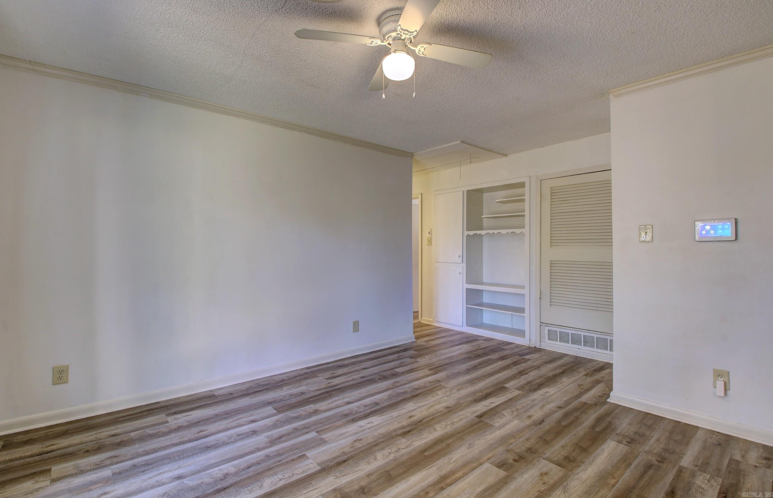1501 Glenda Dr