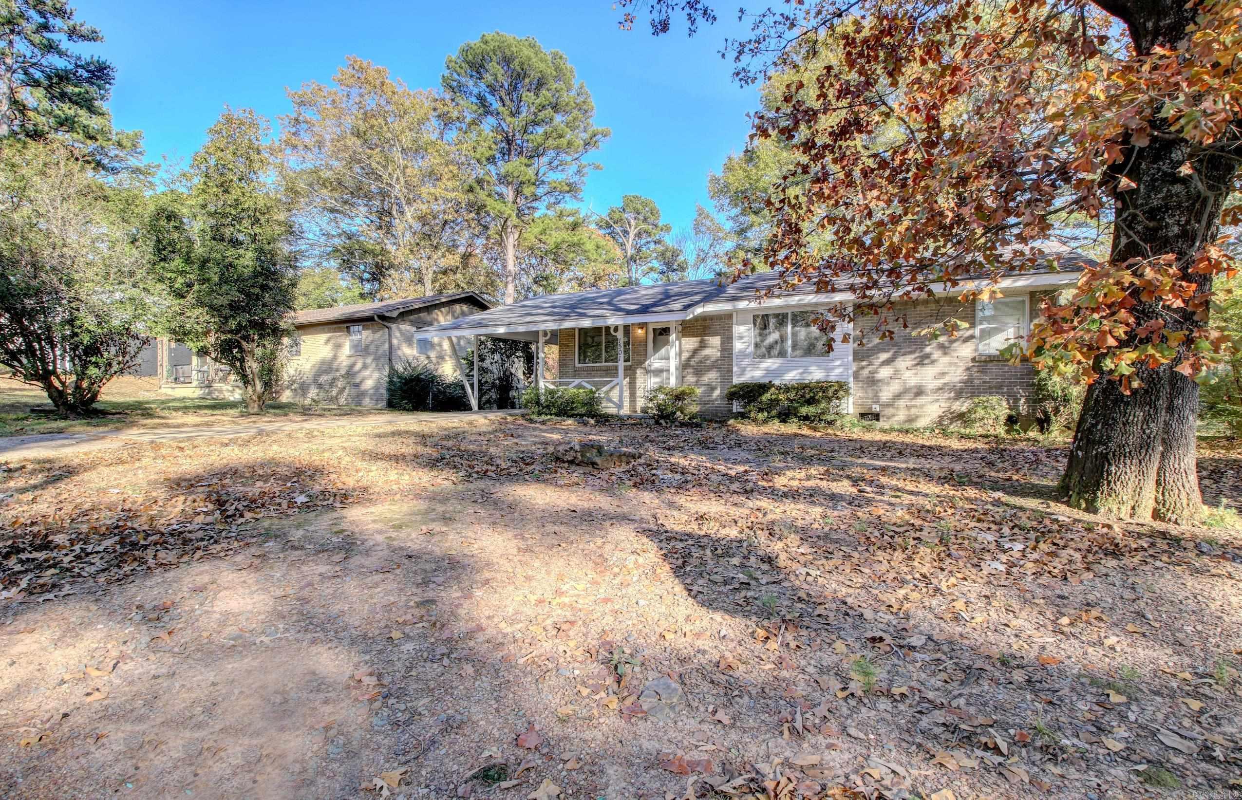 1501 Glenda Dr