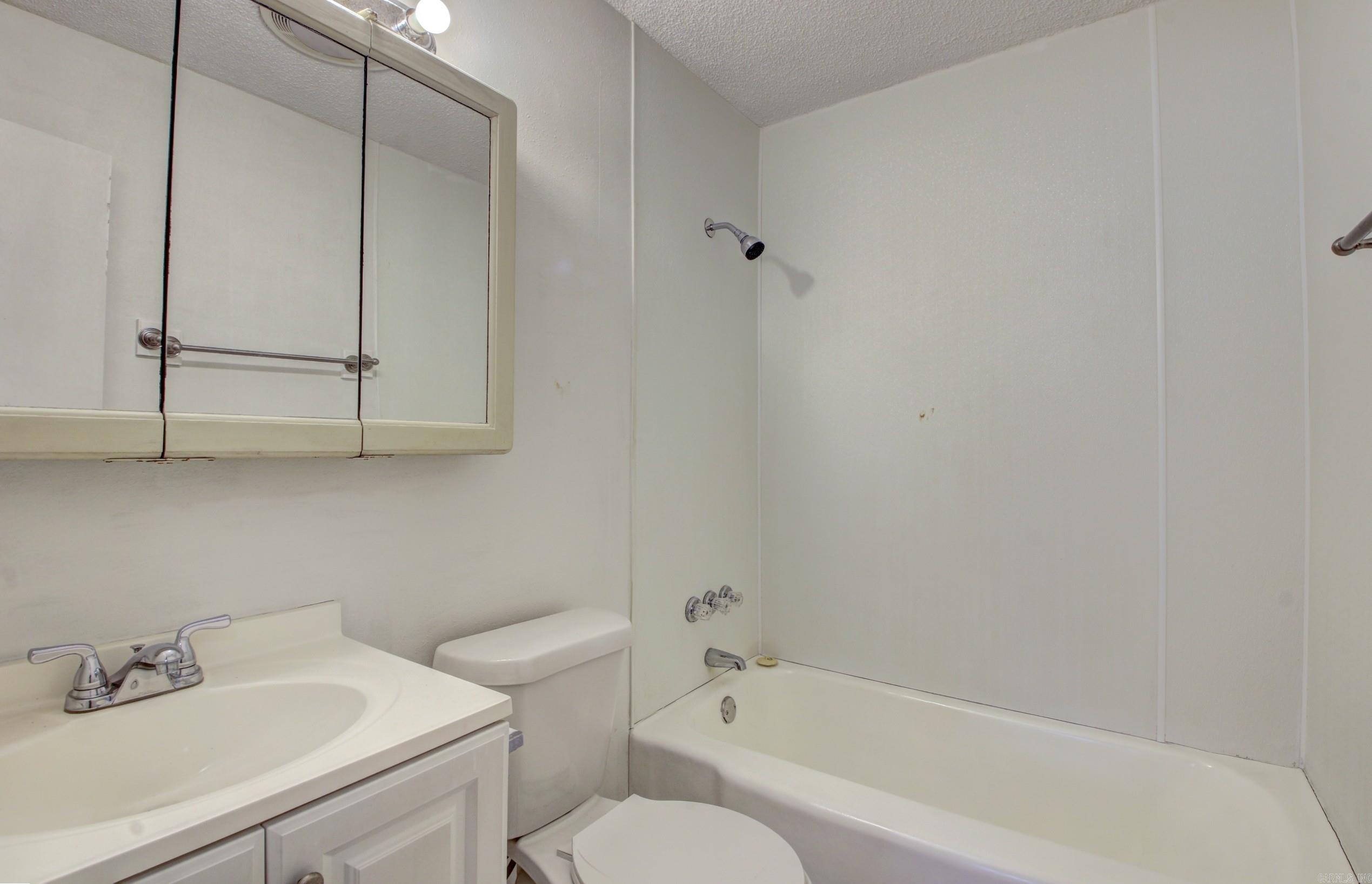 1501 Glenda Dr