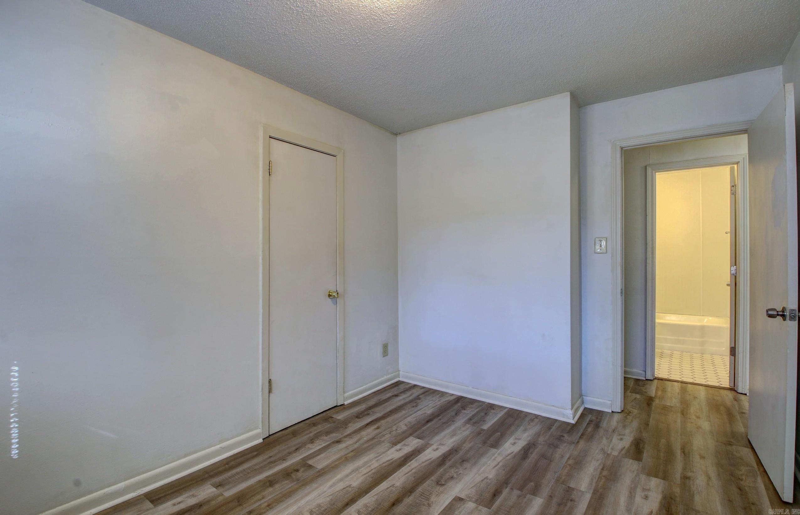 1501 Glenda Dr