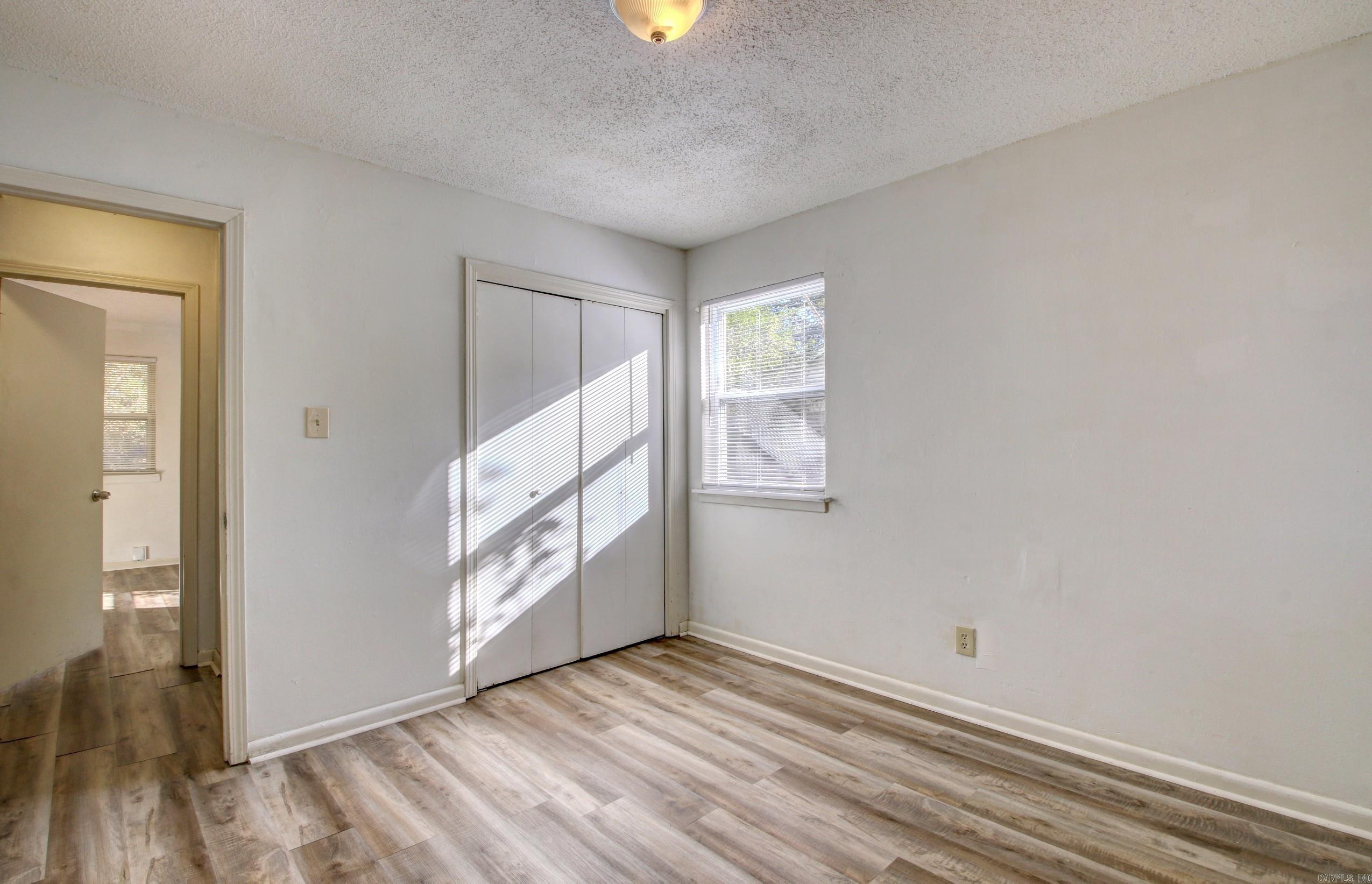 1501 Glenda Dr