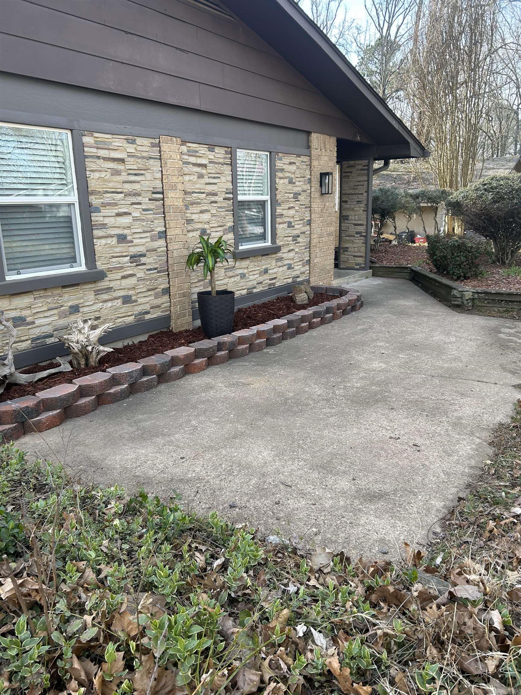 36 W Walker Drive