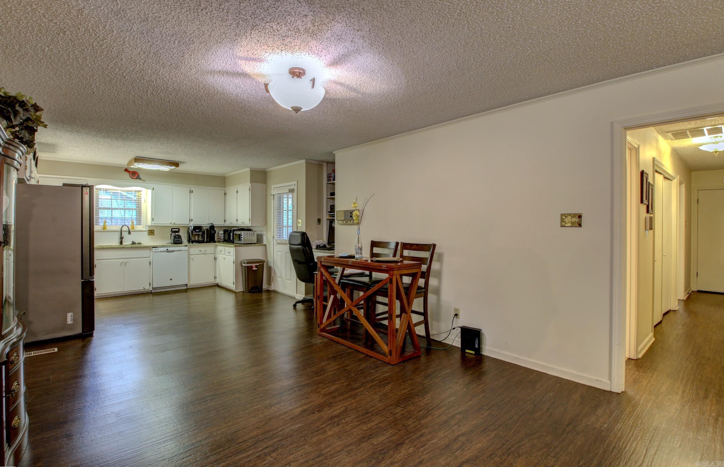 6107 Timber Lake Drive