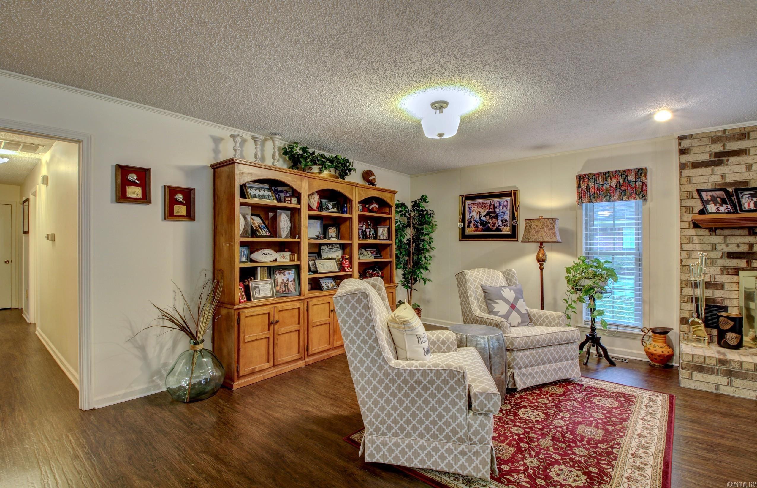 6107 Timber Lake Drive