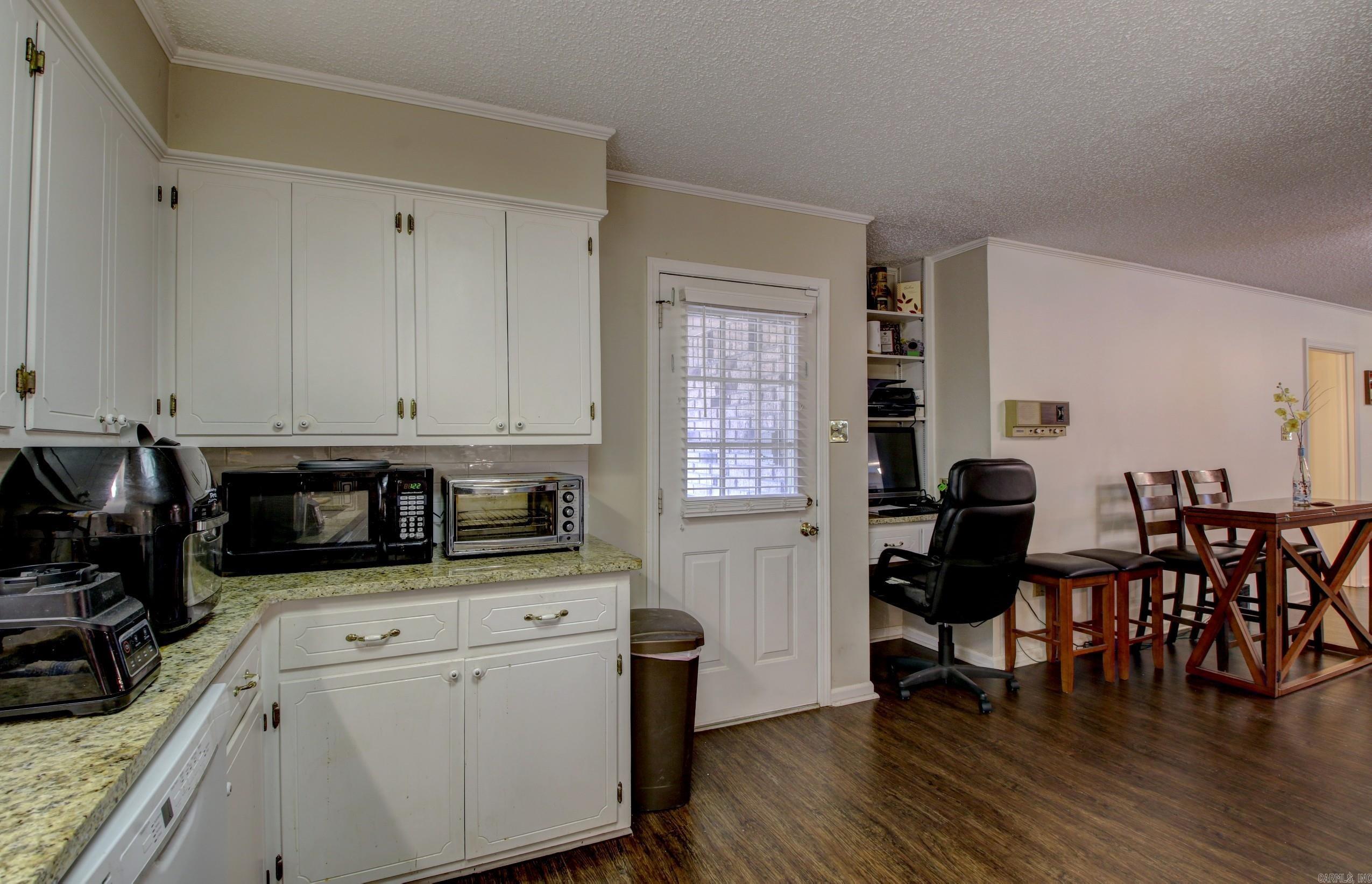 6107 Timber Lake Drive