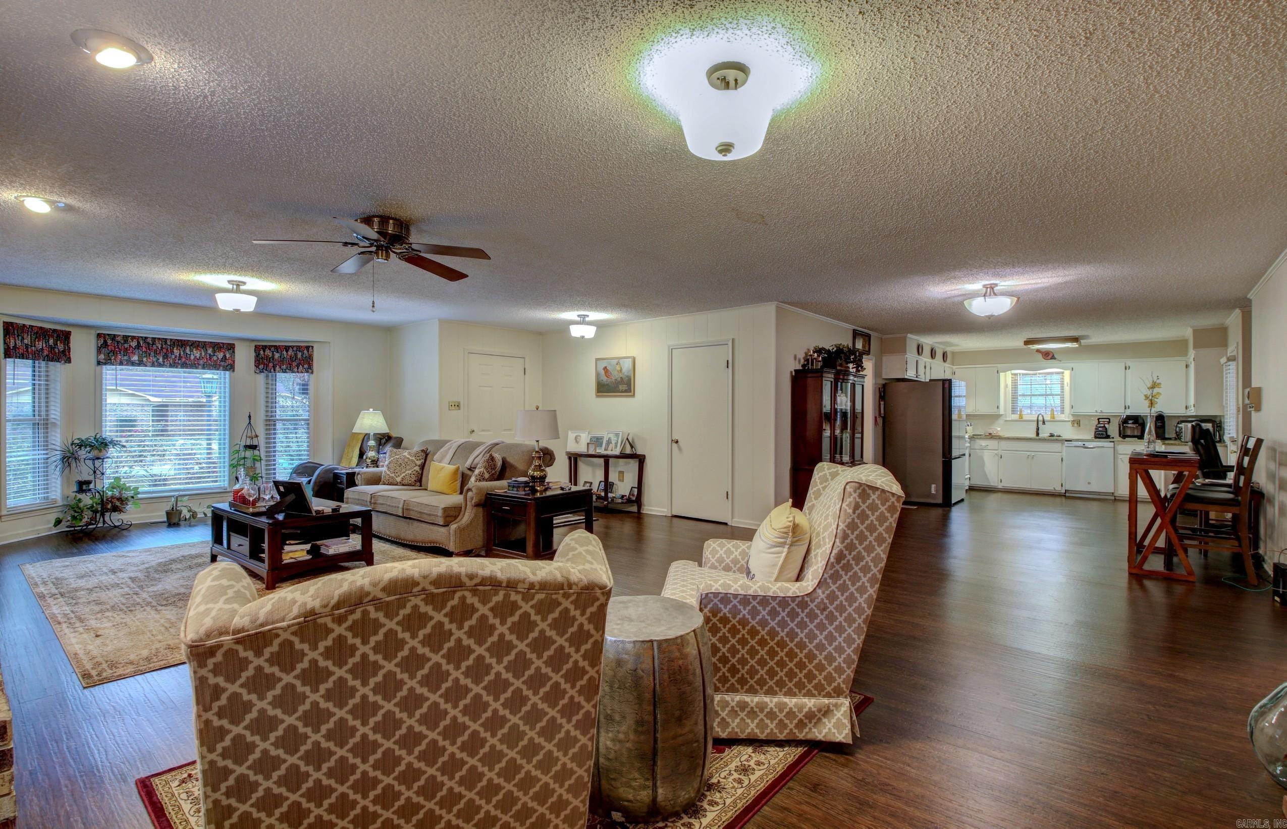 6107 Timber Lake Drive