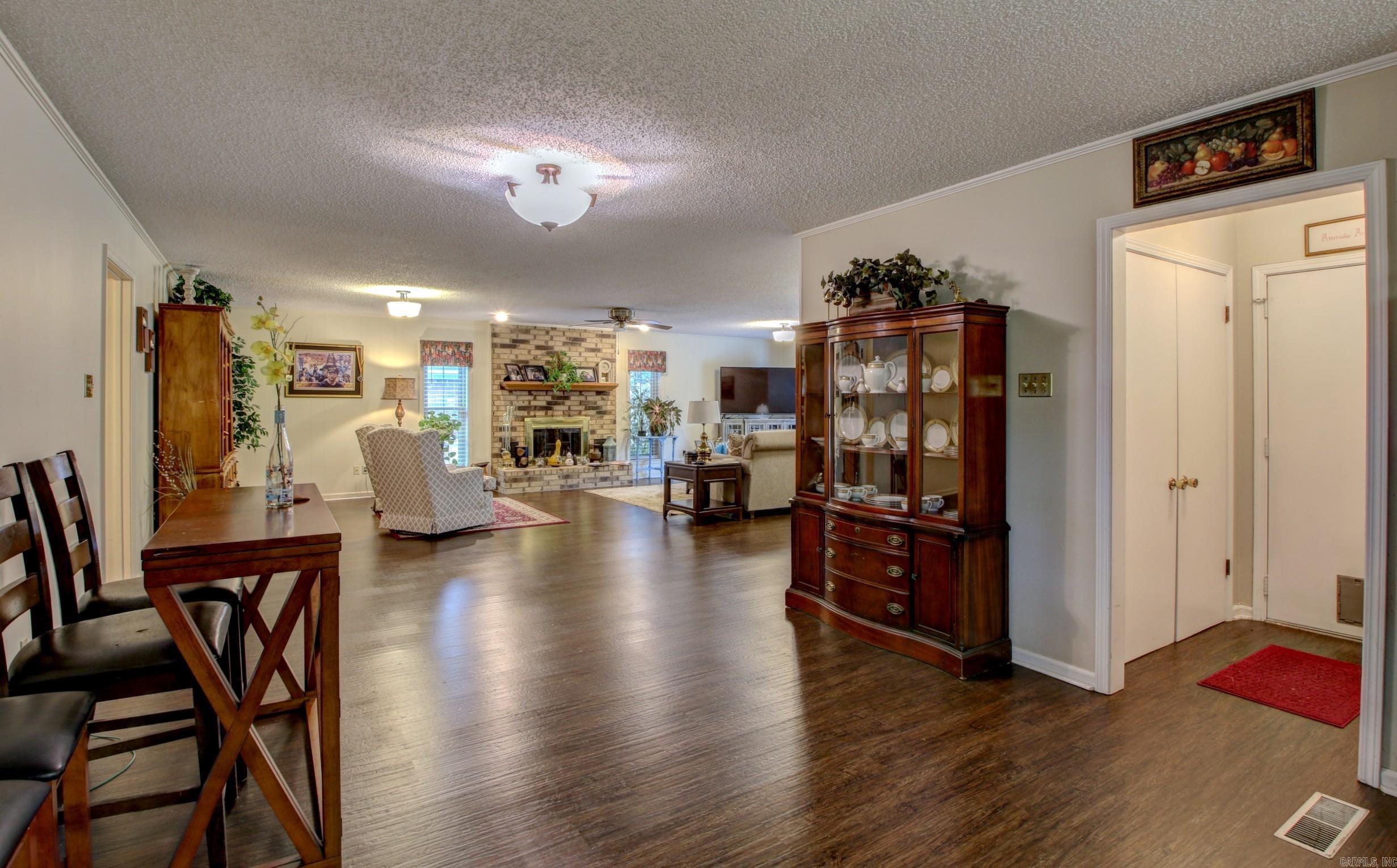 6107 Timber Lake Drive