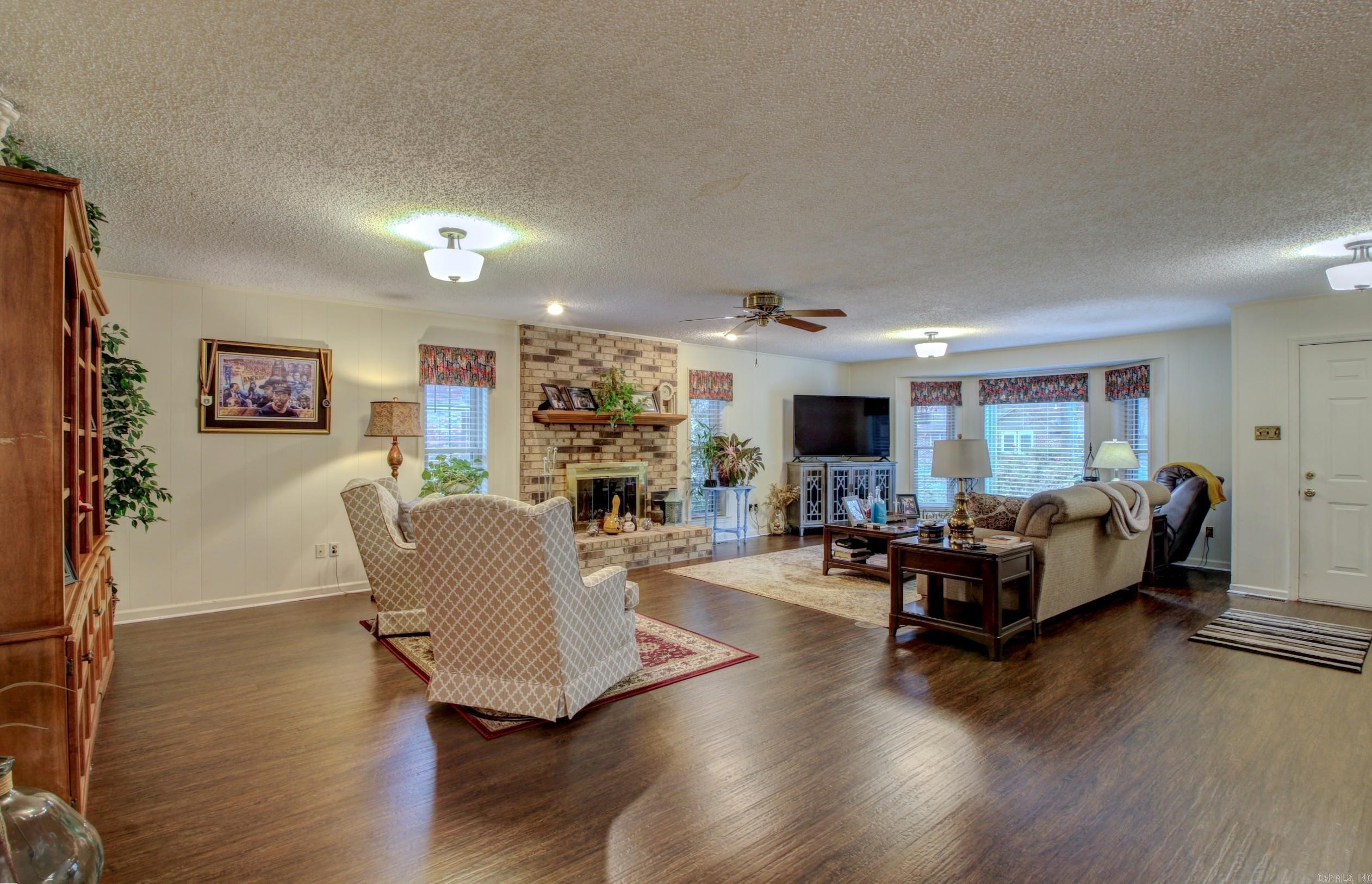 6107 Timber Lake Drive