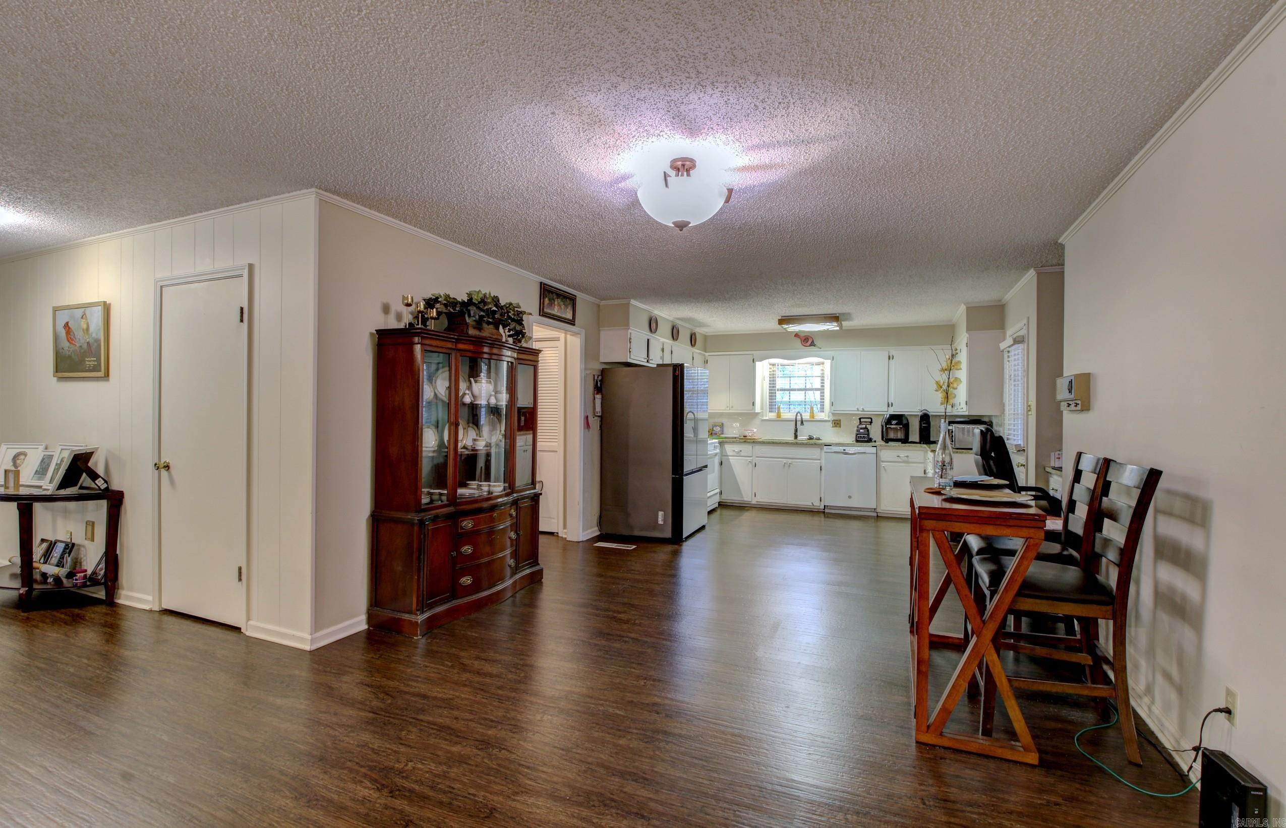 6107 Timber Lake Drive