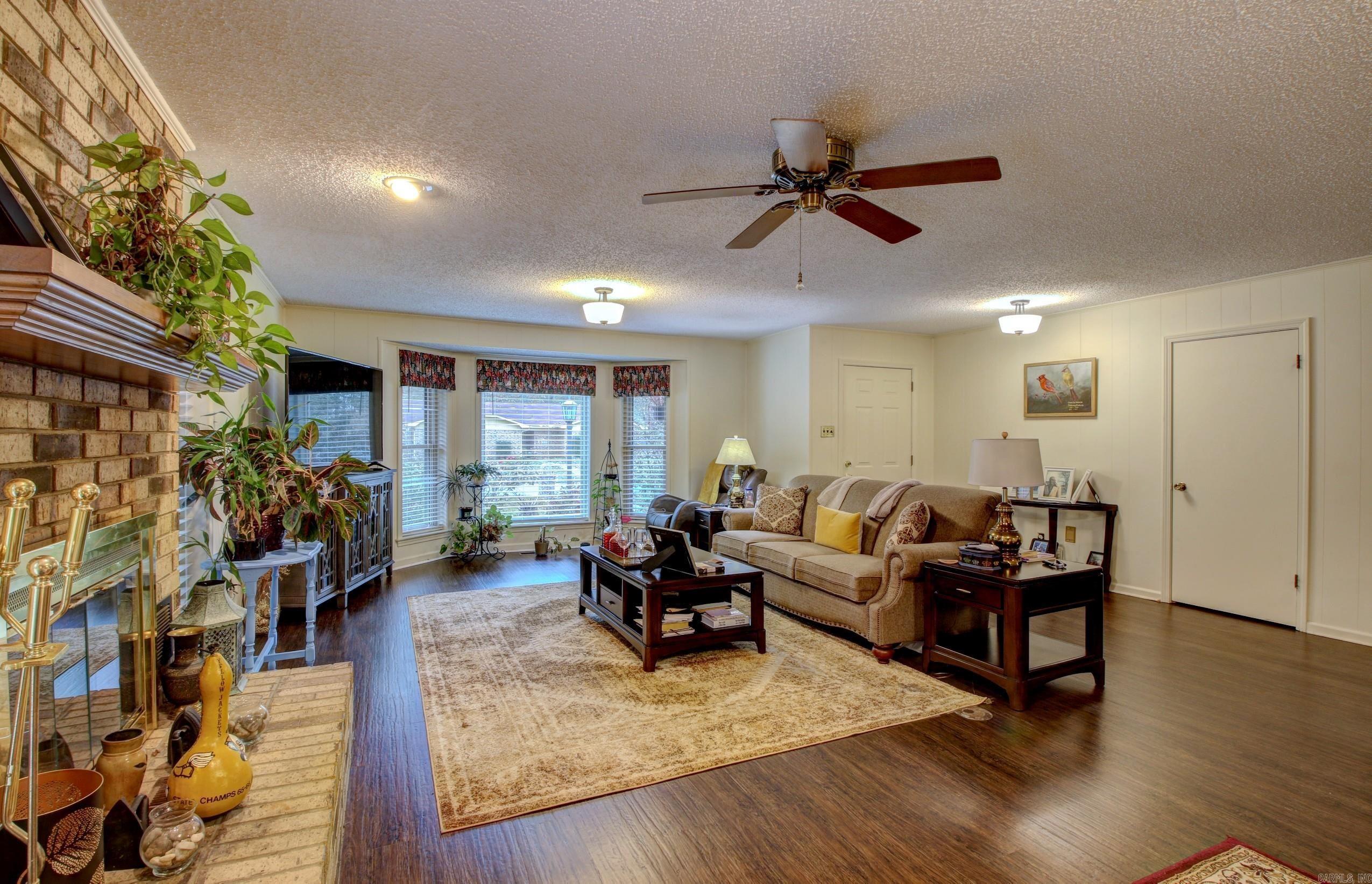 6107 Timber Lake Drive