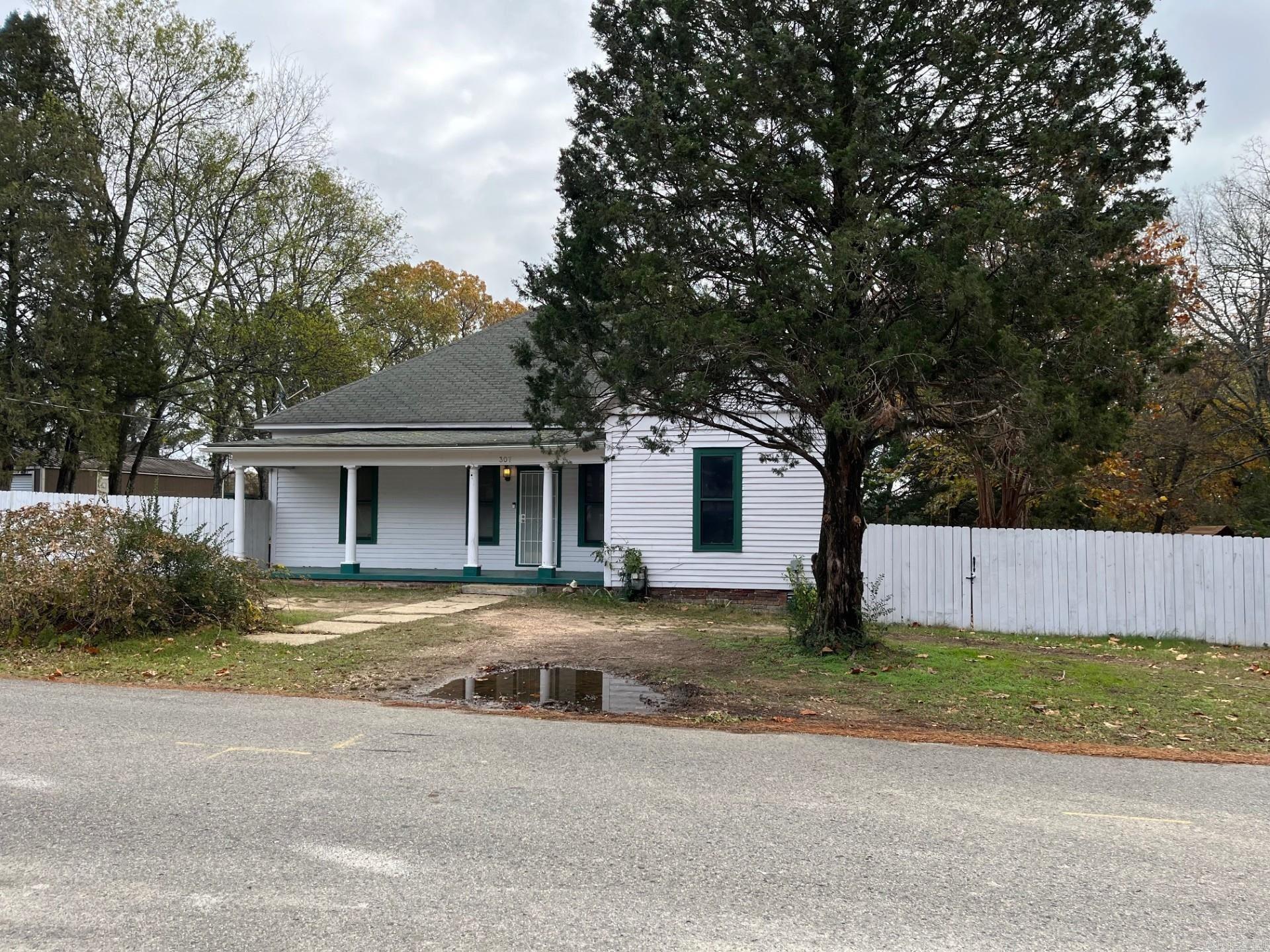 307 N 4th Street