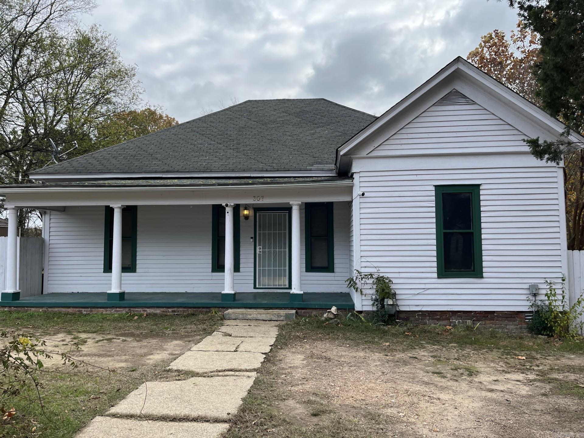 307 N 4th Street