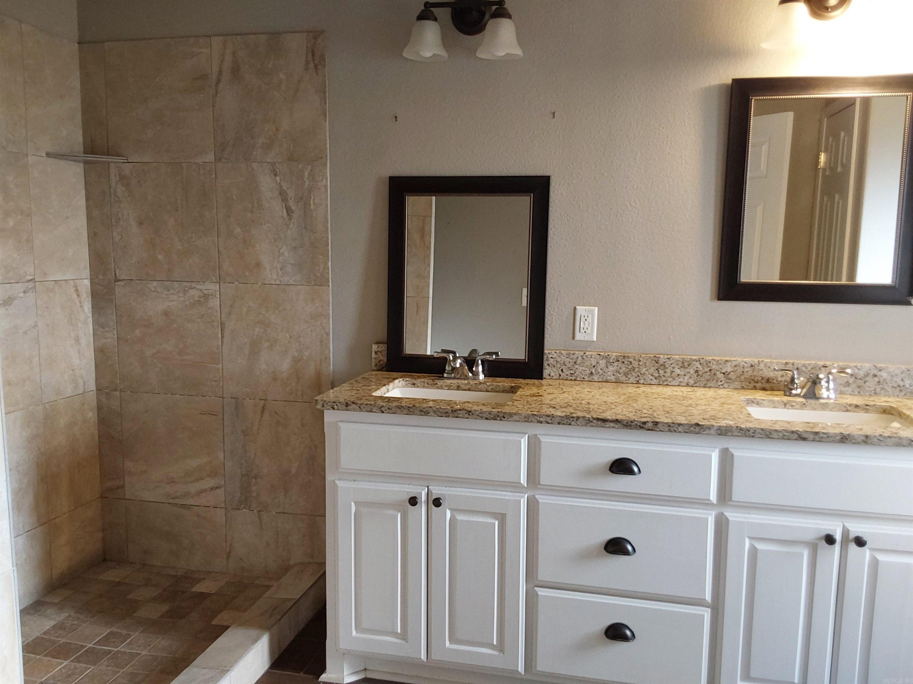 1505 Greenwich Lane