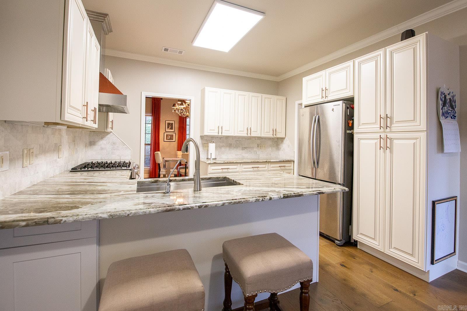 2215 Westport Loop